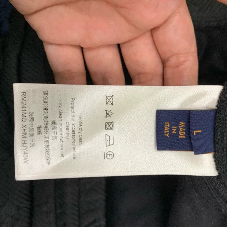 Louis Vuitton Louis Vuitton size l Black dark print and full print slacks Size US 28 / EU 44 - 7 Thumbnail