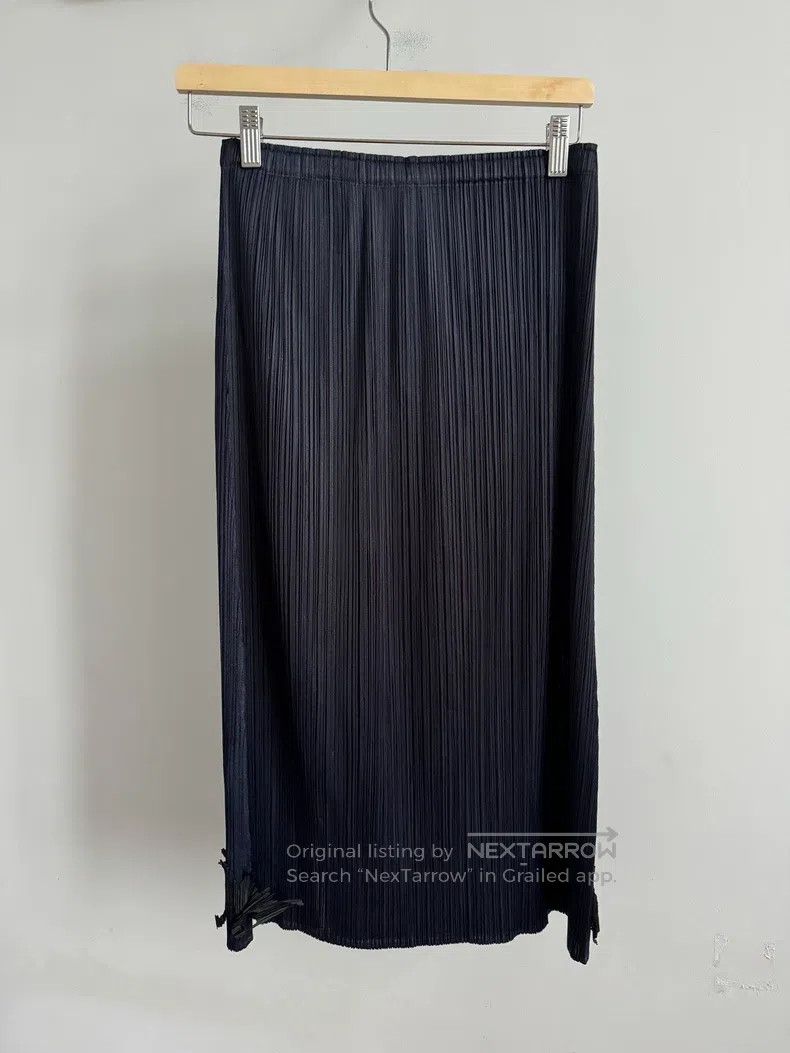 Issey Miyake Issey Miyake size:3 Black Midi Skirt Size 22" - 2 Thumbnail