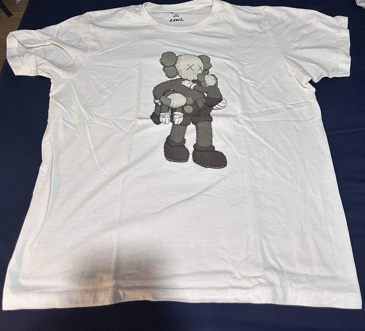 Kaws × Uniqlo Kaws Uniqlo Tee Size US L / EU 52-54 / 3 - 1 Thumbnail