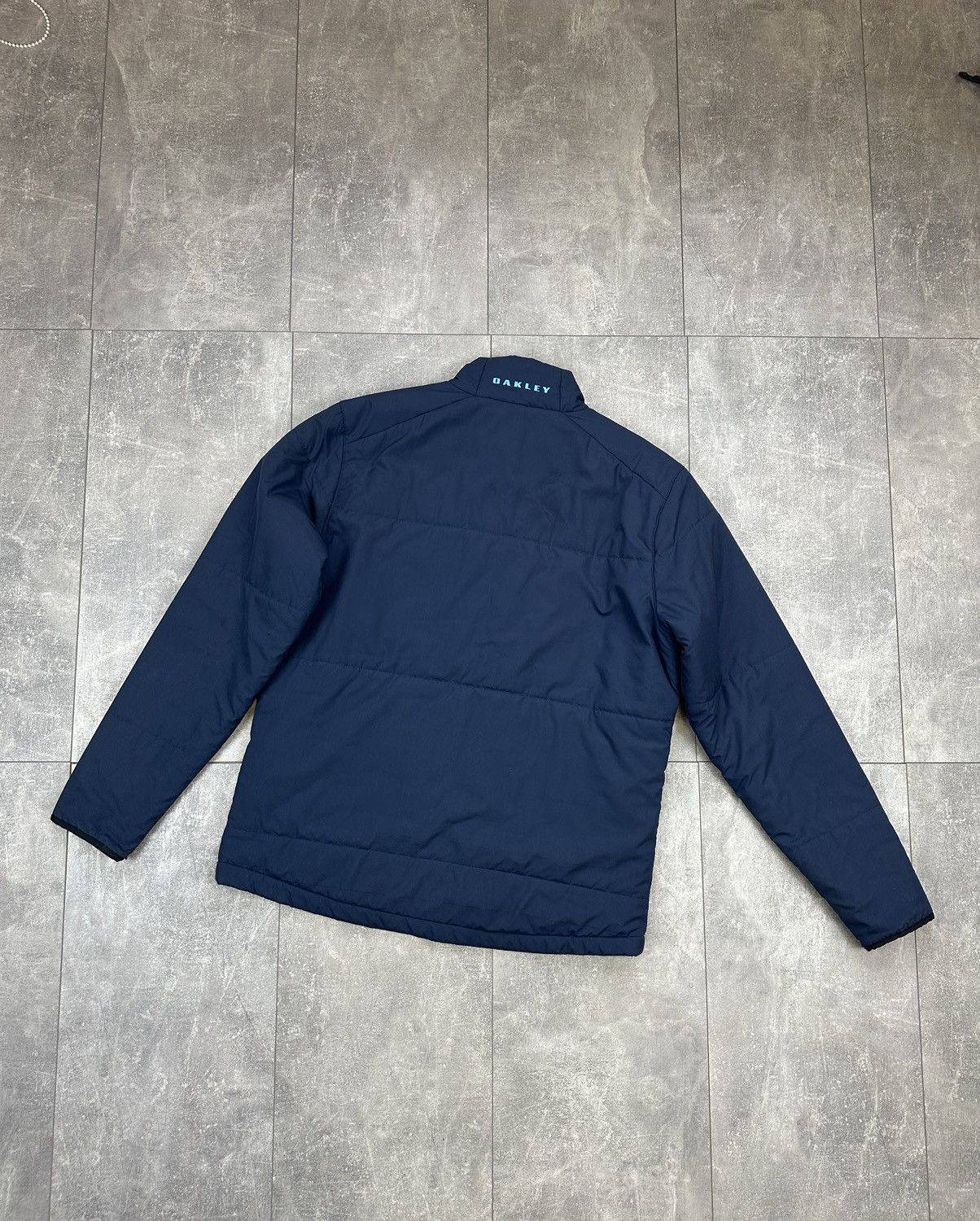 Oakley Men’s blue Oakley light jacket Size US L / EU 52-54 / 3 - 8 Thumbnail