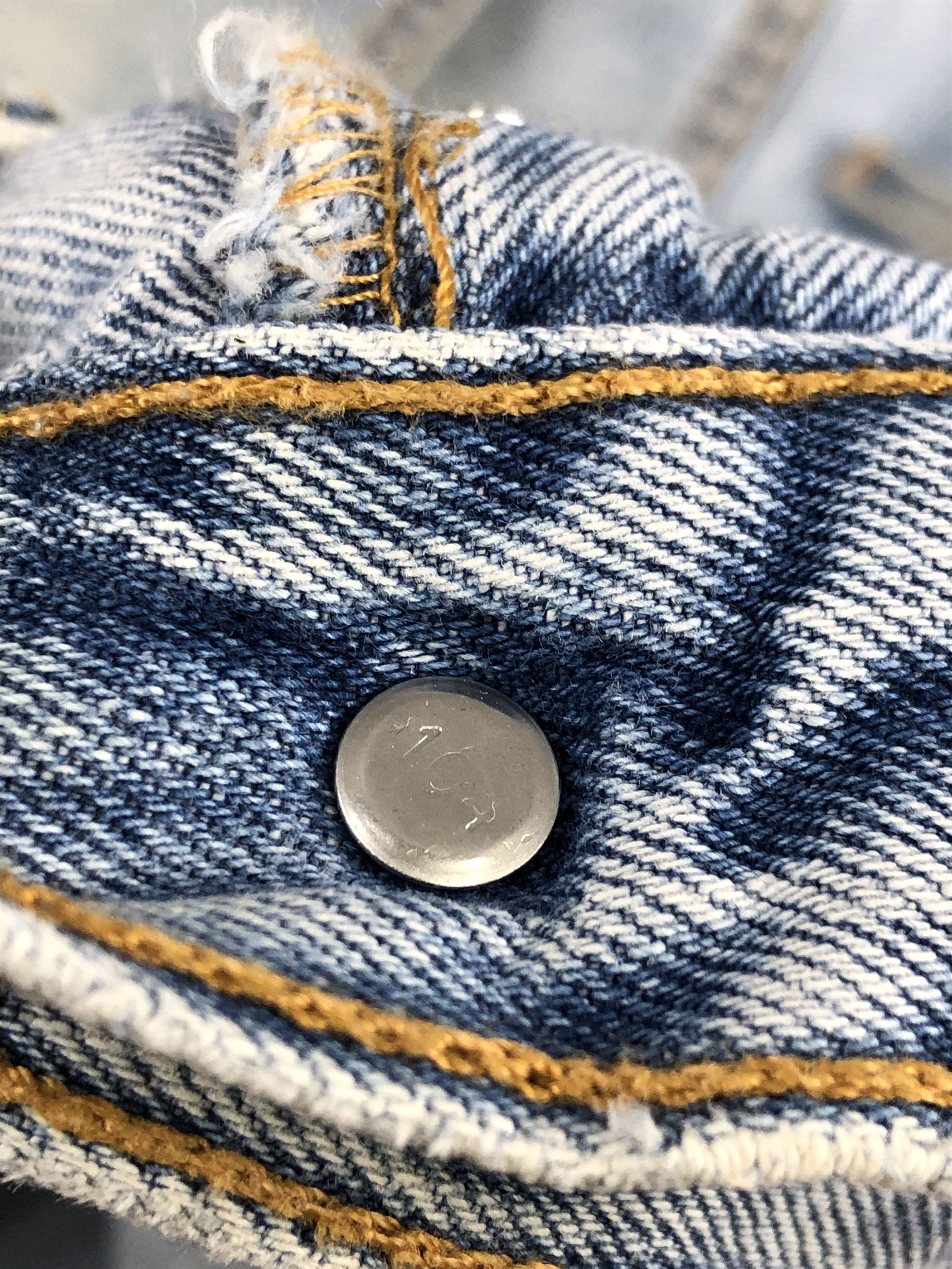 Levi's Vintage Levis 501 Light Washed Jeans DP2262 Size US 40 / EU 56 - 15 Thumbnail