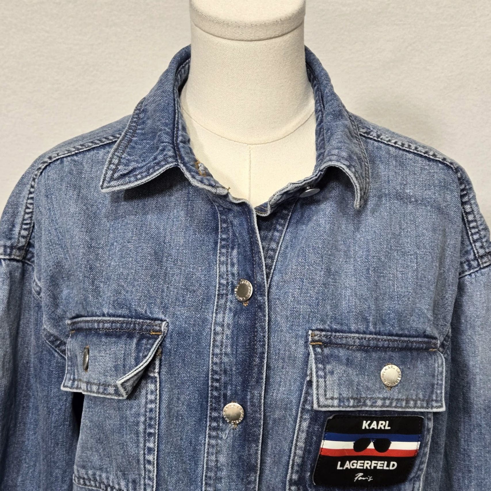 Karl Lagerfeld Karl Lagerfeld Jacket Womens Medium Blue Denim Raw Hem Logo Patch Paris Trucker Size M / US 6-8 / IT 42-44 - 3 Thumbnail