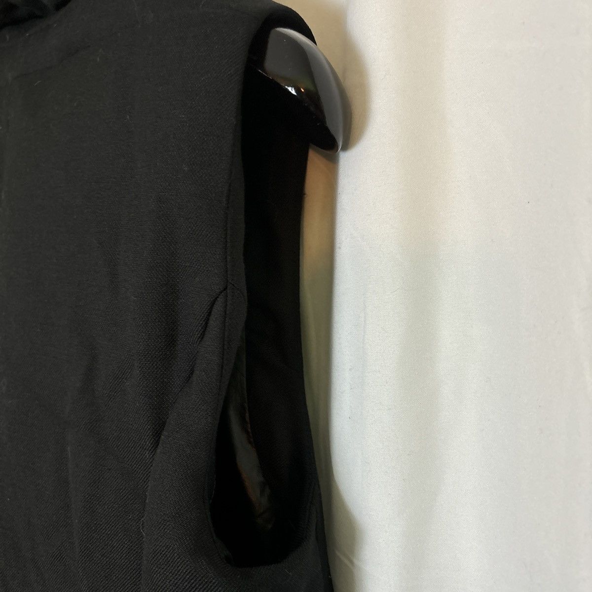The Viridi-anne Black Cross-Zip Down Puffer Vest. Wool/Linen Small w/Tag Size US S / EU 44-46 / 1 - 10 Thumbnail