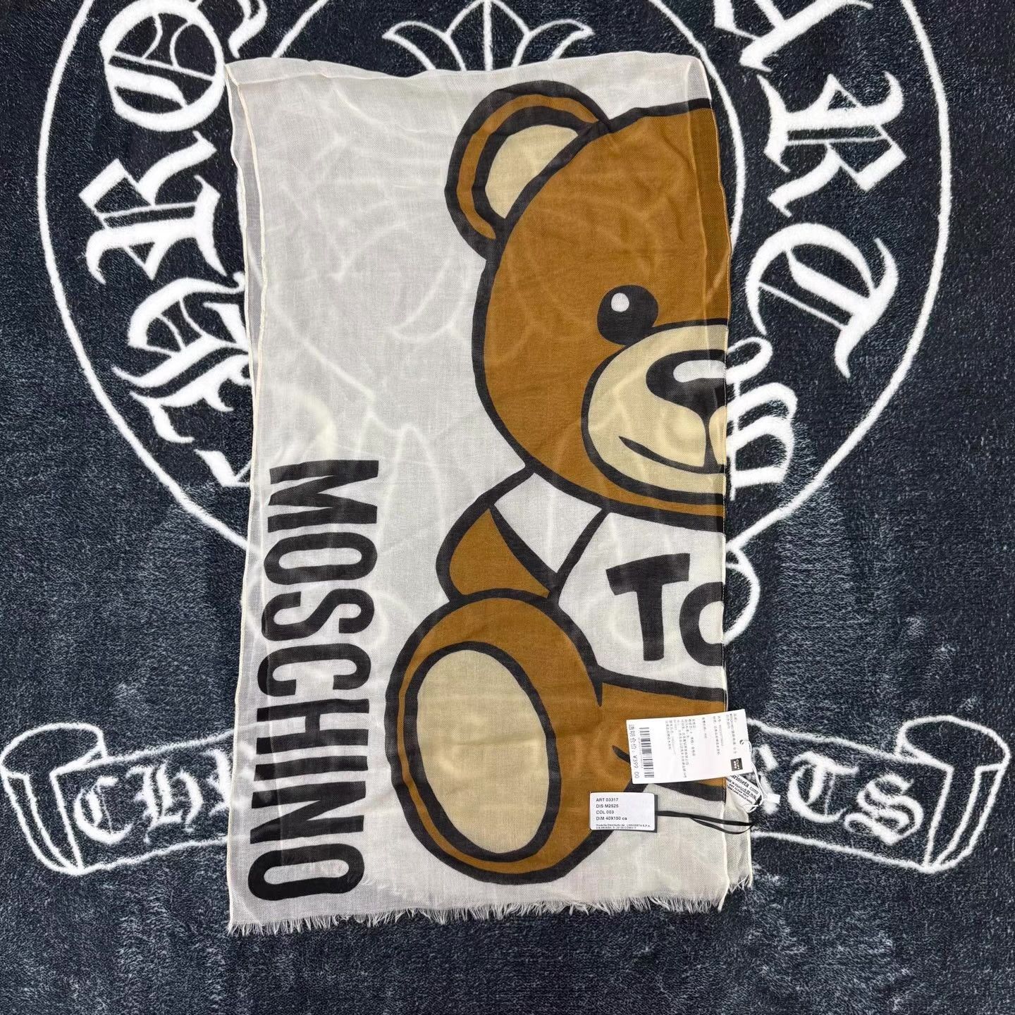 Moschino MOSCHINO Big Bear Pattern Scarf Q10 Size 40 - 1 Thumbnail