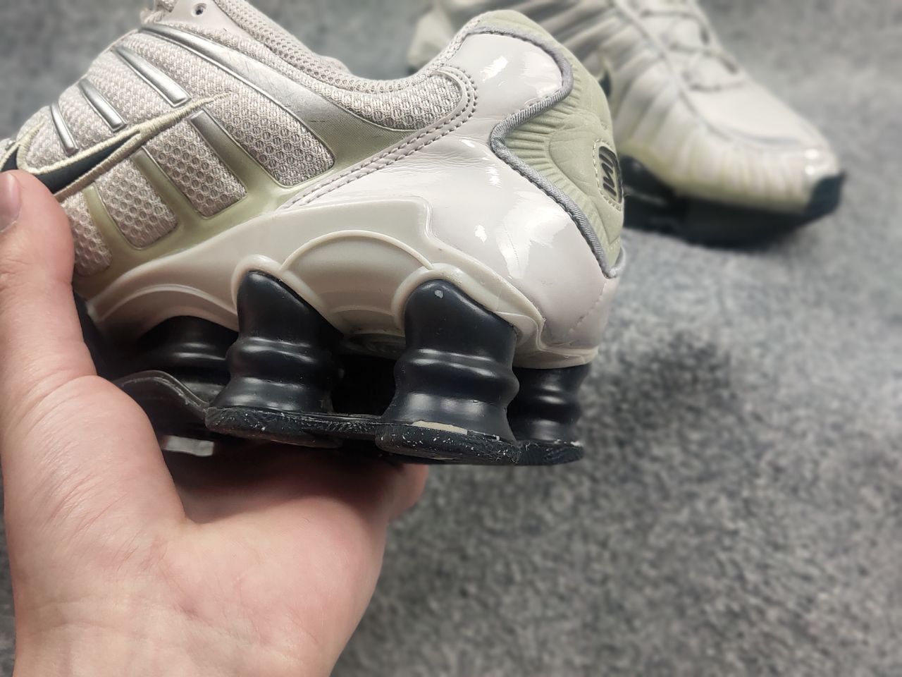 Nike Nike Shox TL Light Bone Off Noir-Olive Sneakers Vintage Y2K Size US 7.5 / IT 37.5 - 25 Thumbnail