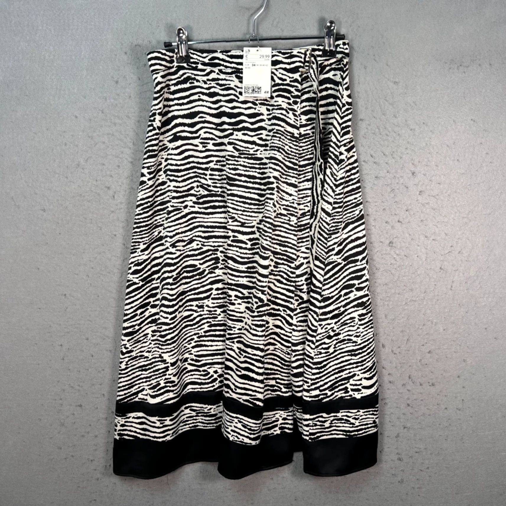 H&M H&M Womens Midi Skirt Zebra Print Elastic Waist Lightweight Black & White Size 2 Casual A-Line Size 26" / US 2 / IT 38 - 2 Thumbnail