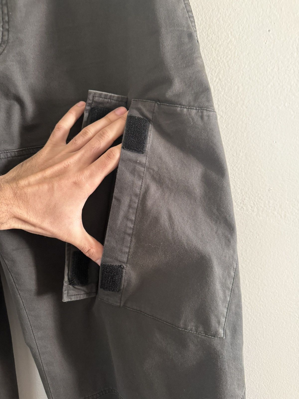 Acne Studios Acne Studios Chevron 6 Pocket Cargo Pants Washed Anthracite Size US 34 / EU 50 - 13 Thumbnail
