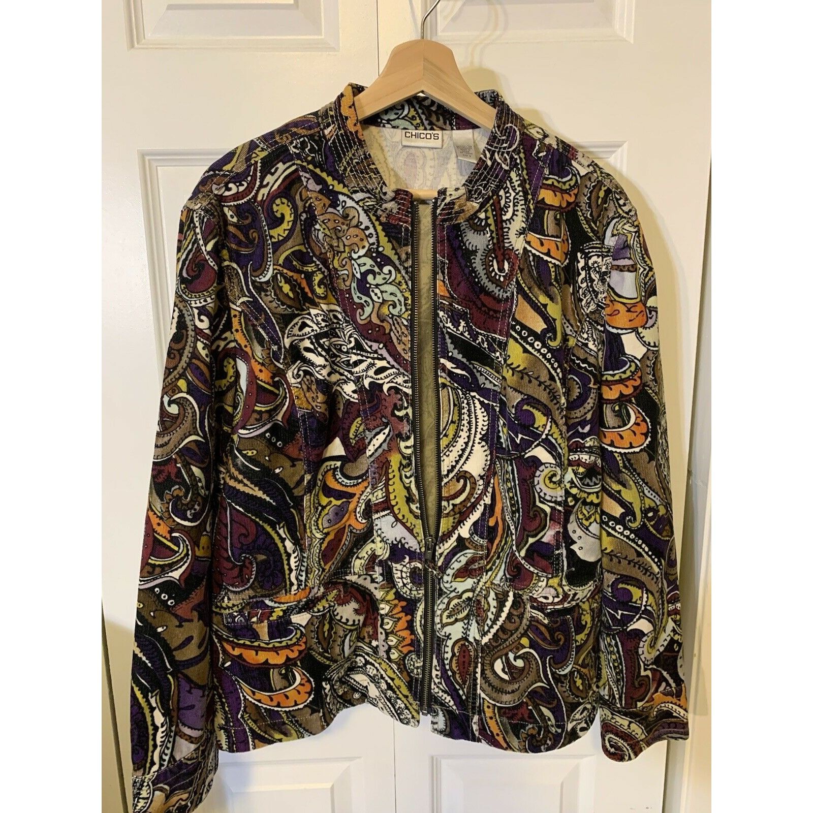 Chicos Chico's Women’s Sz S Size 3 Purple Green Paisley Full Zip Ja Size S / US 4 / IT 40 - 3 Thumbnail