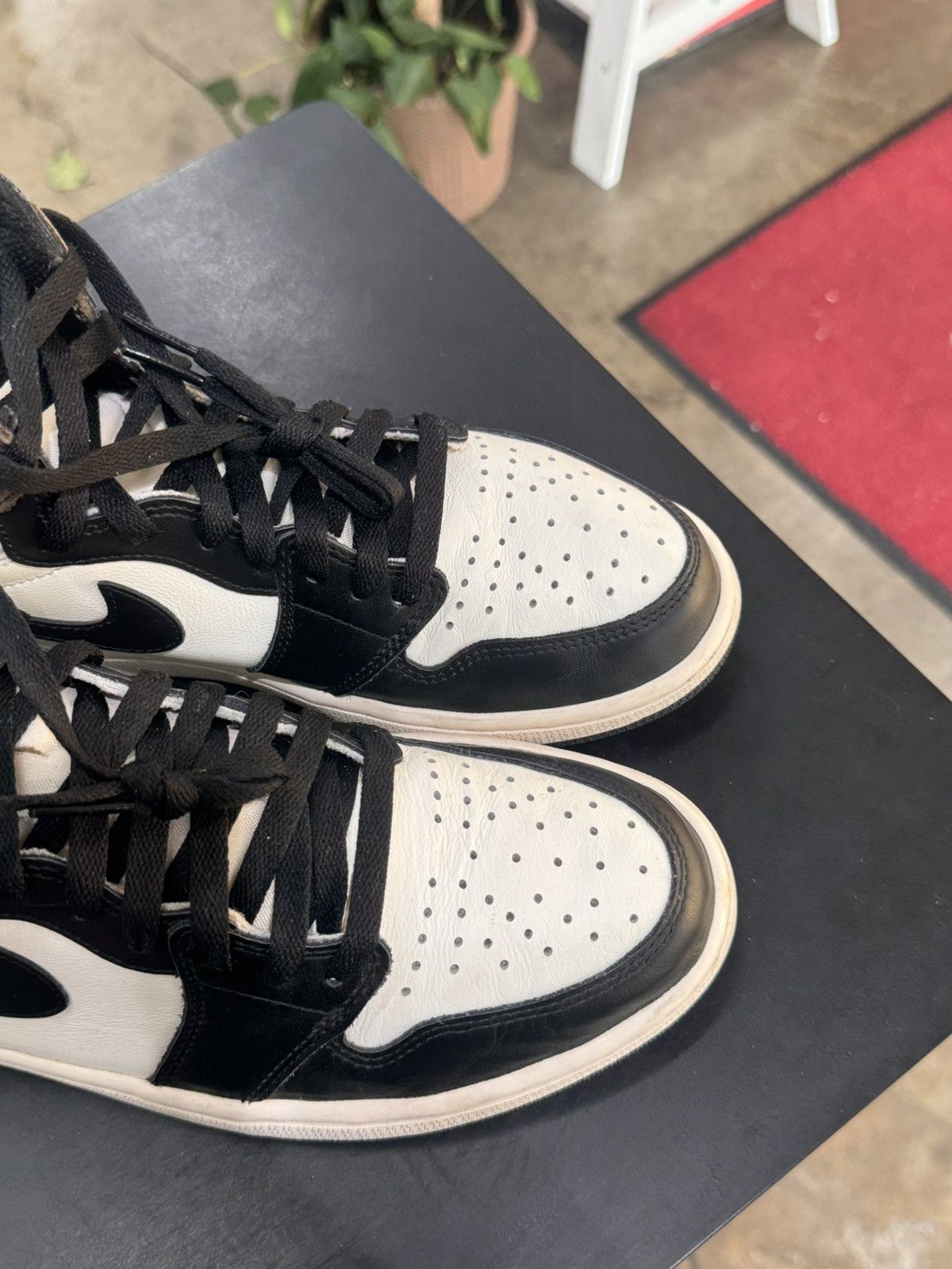 Jordan Brand Air Jordan 1 Dark Mocha Size 9 (2020) Size US 9 / EU 42 - 8 Thumbnail