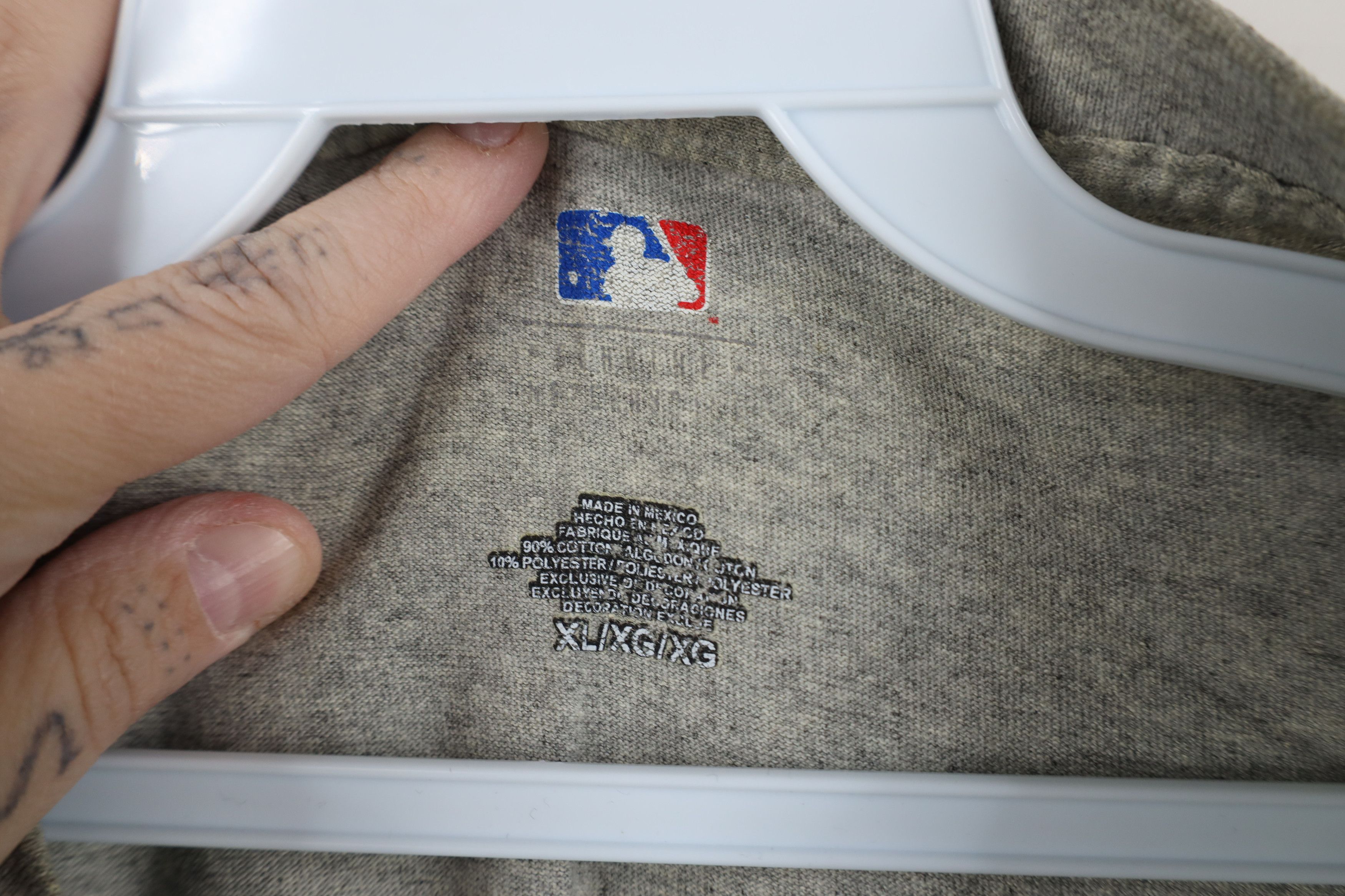 Vintage Vintage Y2K Chief Cleveland Indians Muscle T-Shirt Gray Size US XL / EU 56 / 4 - 9 Thumbnail