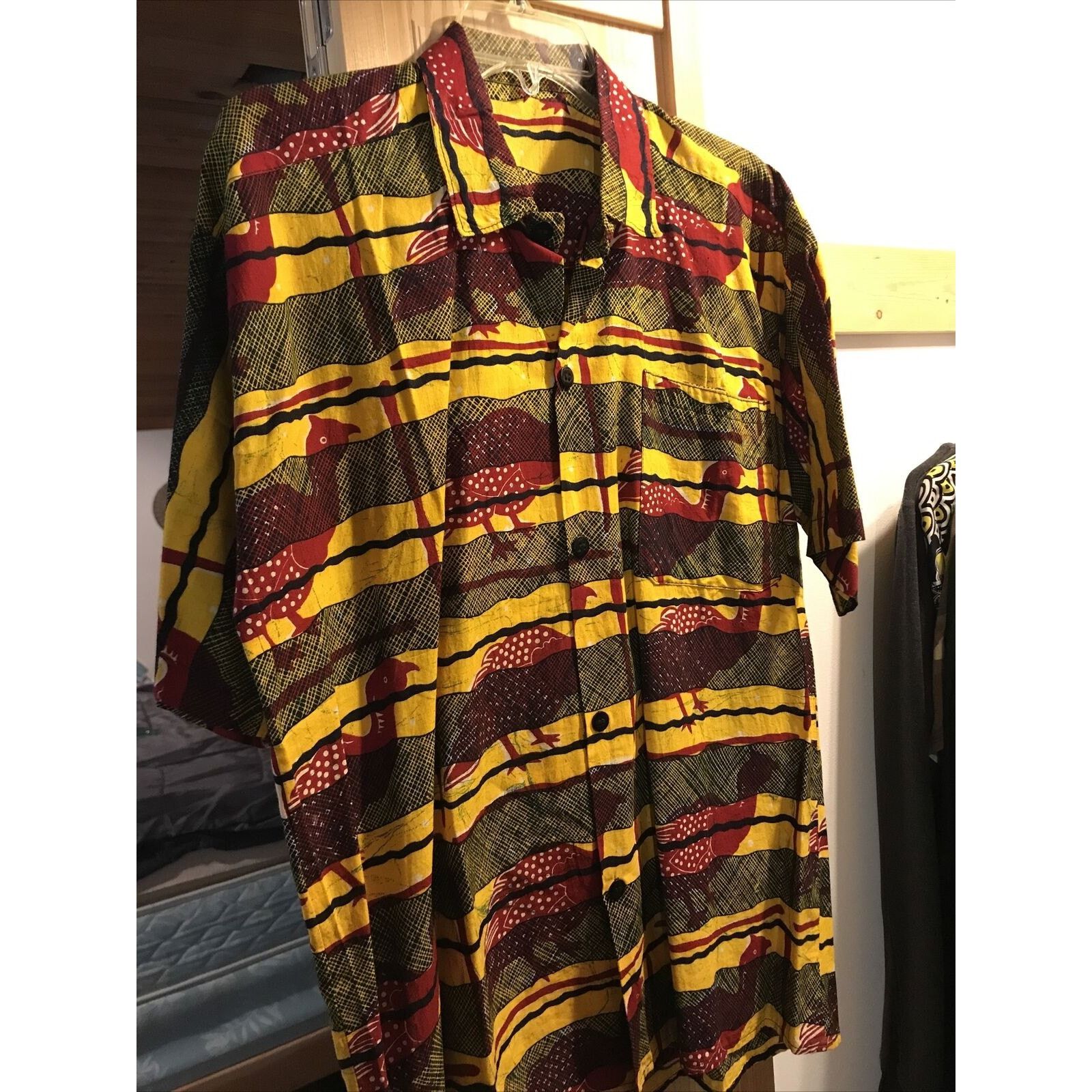 Other Vintage Mens L Yellow Striped Red Bird Print button Up Shirt Size US L / EU 52-54 / 3 - 5 Thumbnail