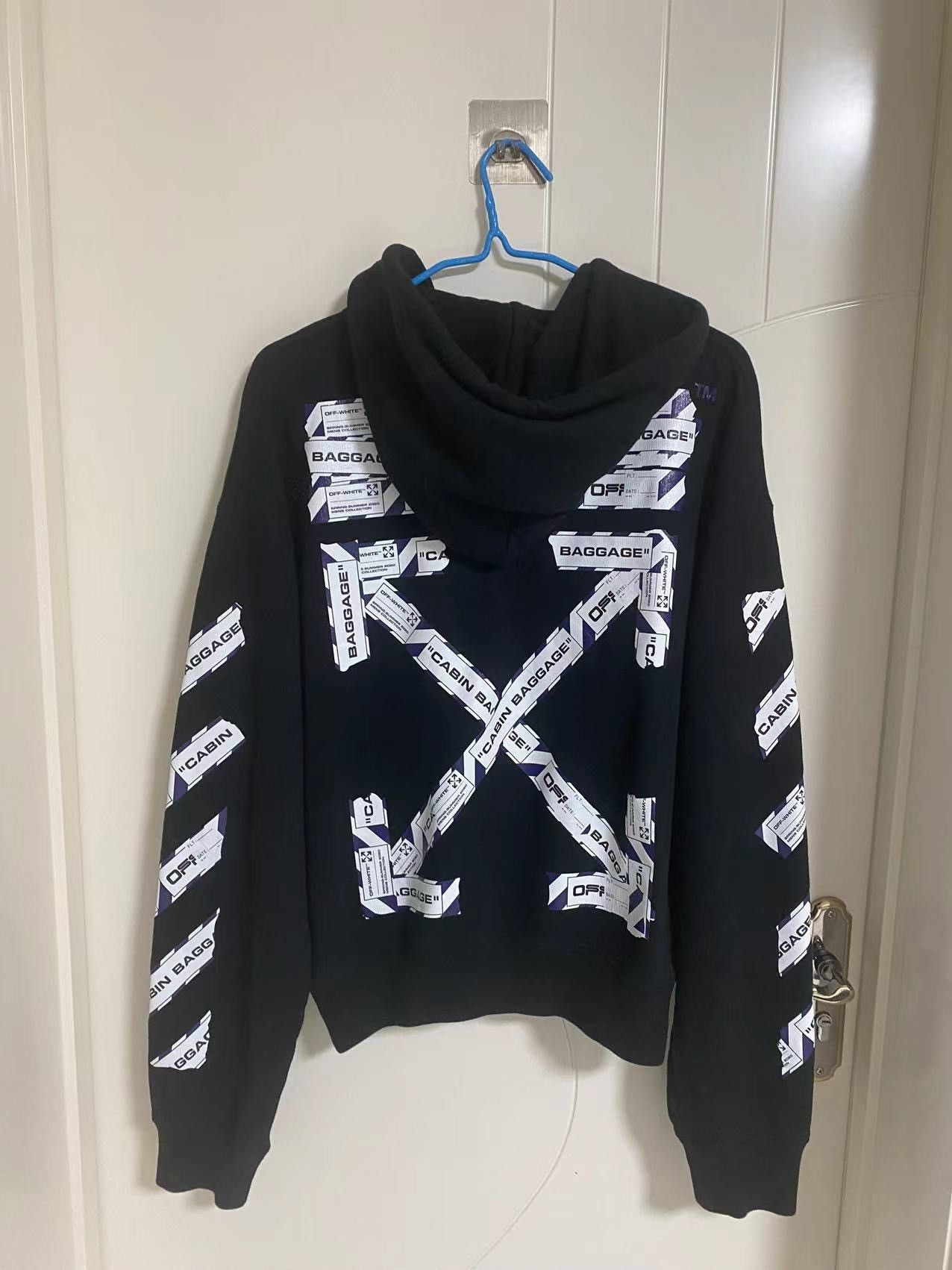 Off-White OFF-WHITE SS20 Airport Tape Arrow Hoodie Size US S / EU 44-46 / 1 - 13 Thumbnail