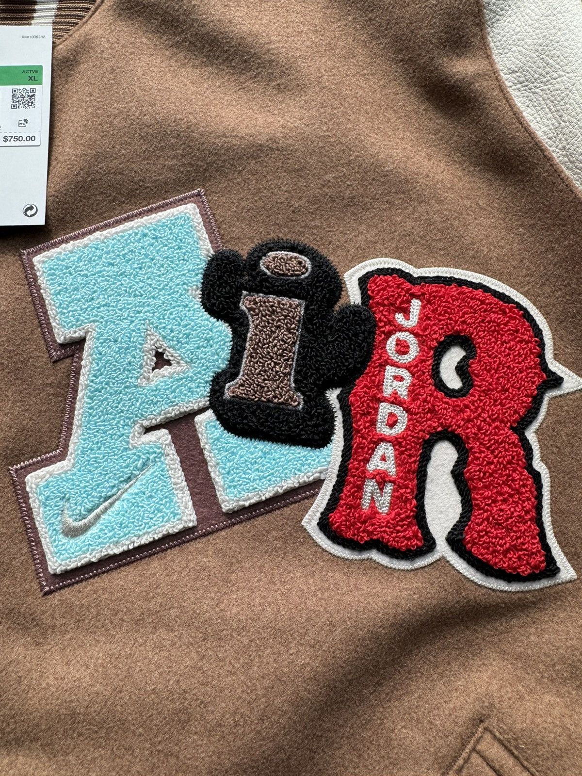 Cactus Jack x Jordan Varsity Jacket - threedaughtersproperties.com