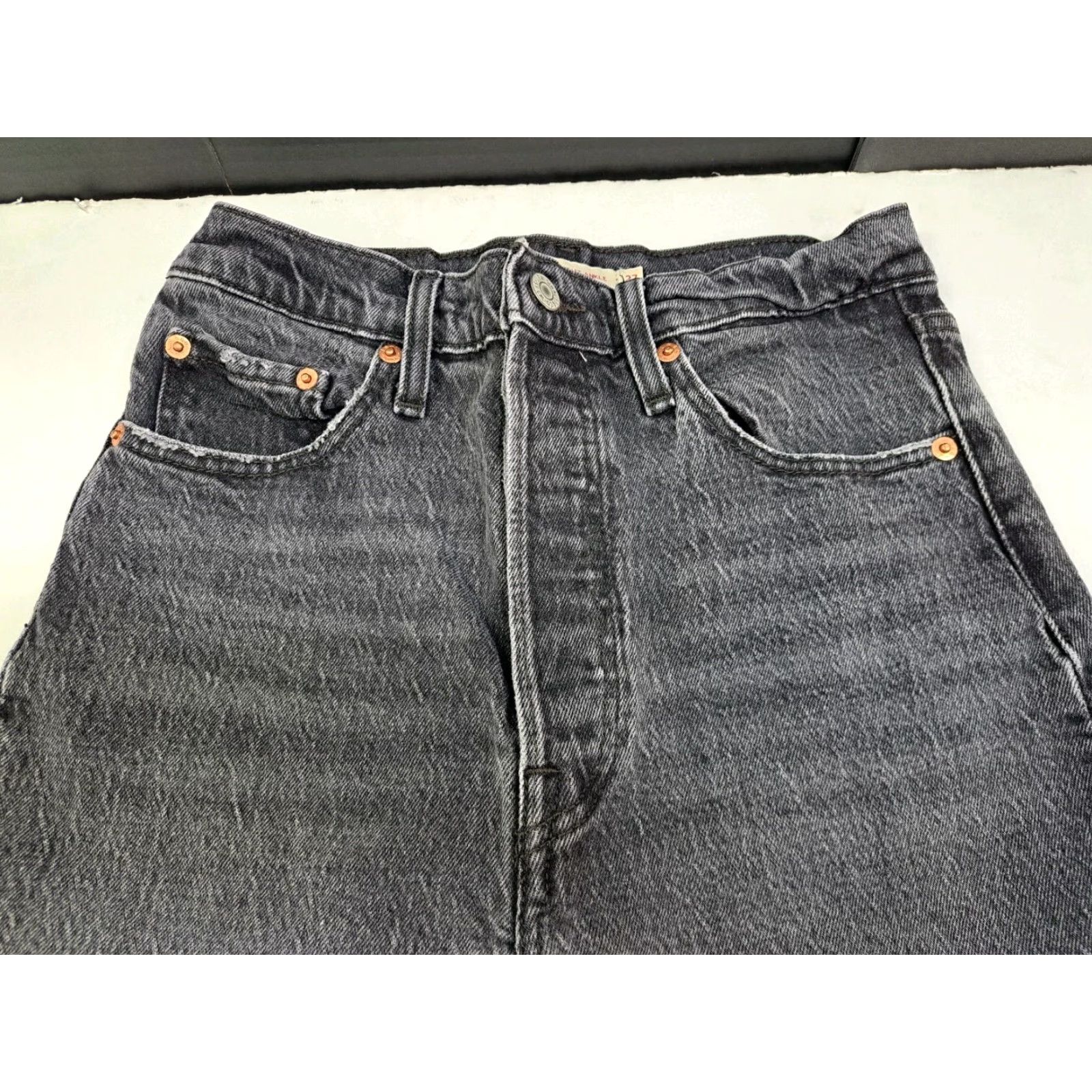 Levi's Levi's Women's Ribcage Straight Anklet Super High Rise Jeans Blk 27/27 7202 Size 27" / US 4 / IT 40 - 3 Thumbnail