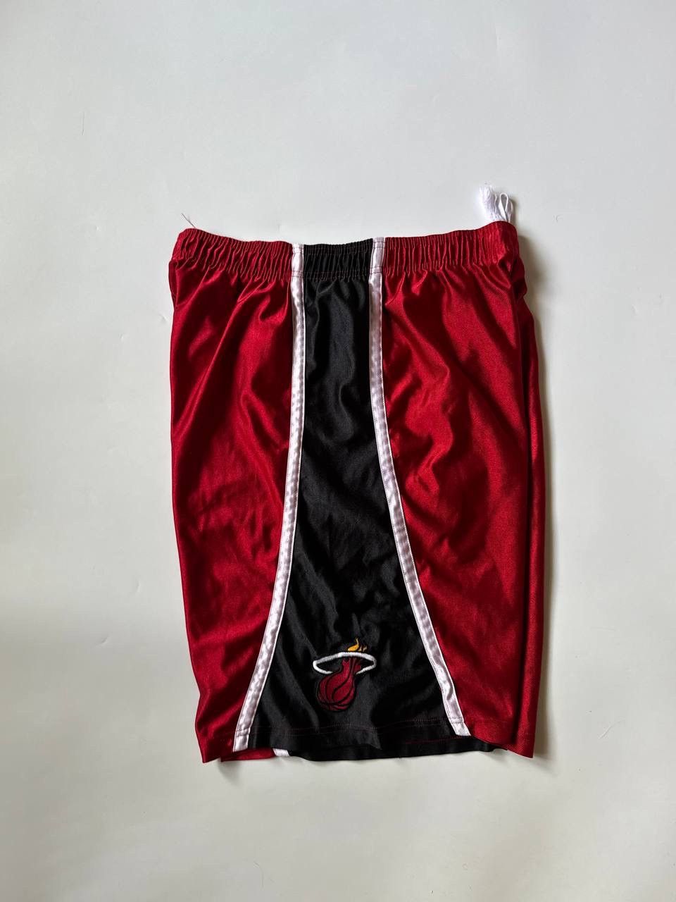NBA Vintage Nike Miami Heats Shorts size L 34” Size US 34 / EU 50 - 3 Thumbnail