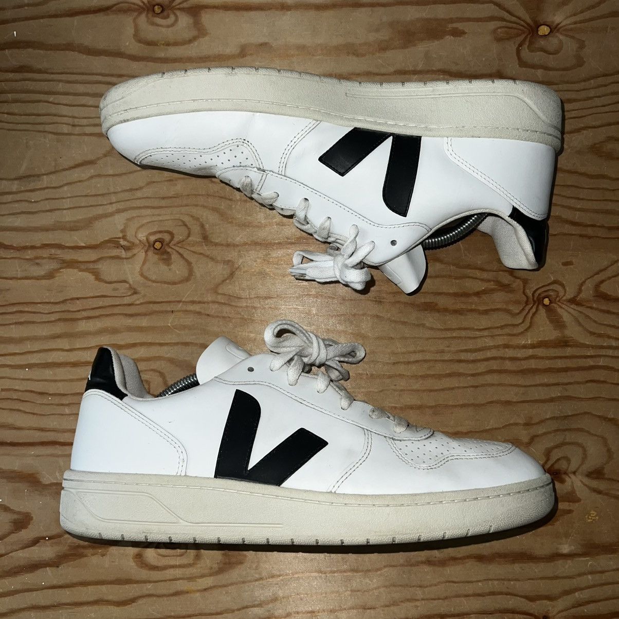 Veja V-10 Extra White Black Leather Designer Shoes, Men's (Size 11.5)