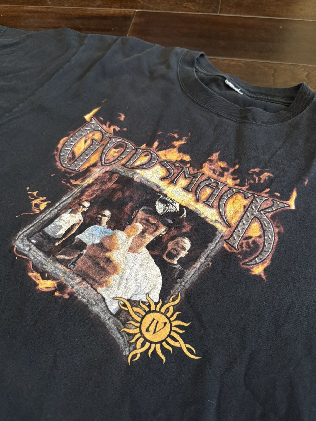 Vintage Vintage Godsmack Tour Tee Size US XL / EU 56 / 4 - 2 Thumbnail