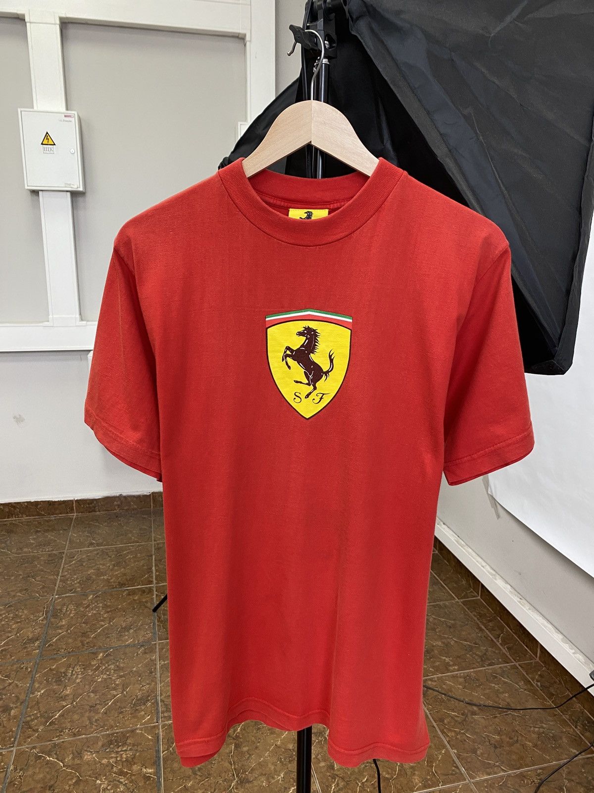 Ferrari 🇮🇹 Vintage 1996 Ferrari Racing F1 Graphic Big logo T-Shirt Size US M / EU 48-50 / 2 - 1 Thumbnail