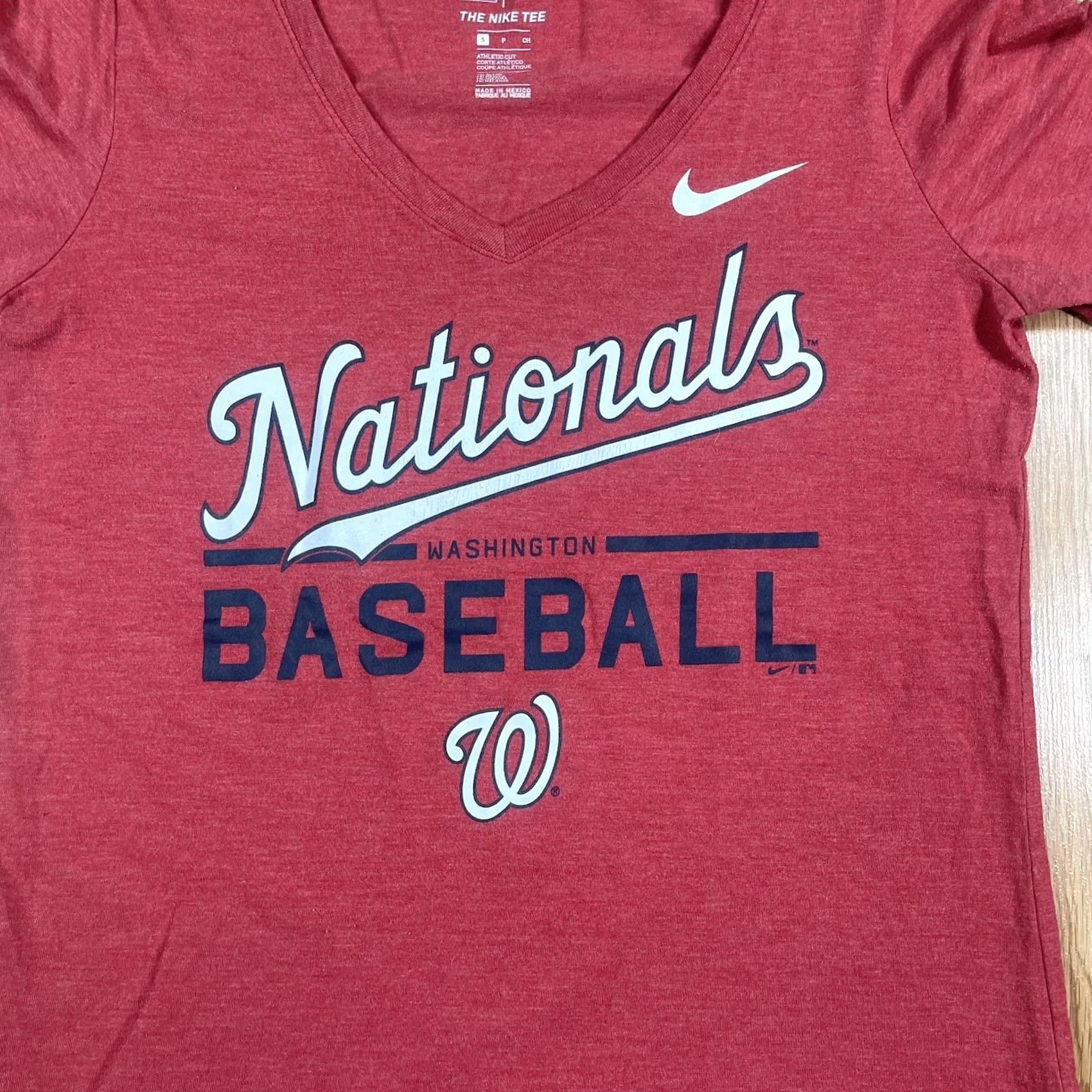 Nike Nike T-Shirt Womens S Small V-Neck Short Sleeve Washington Nationals Baseball Red Size S / US 4 / IT 40 - 2 Thumbnail
