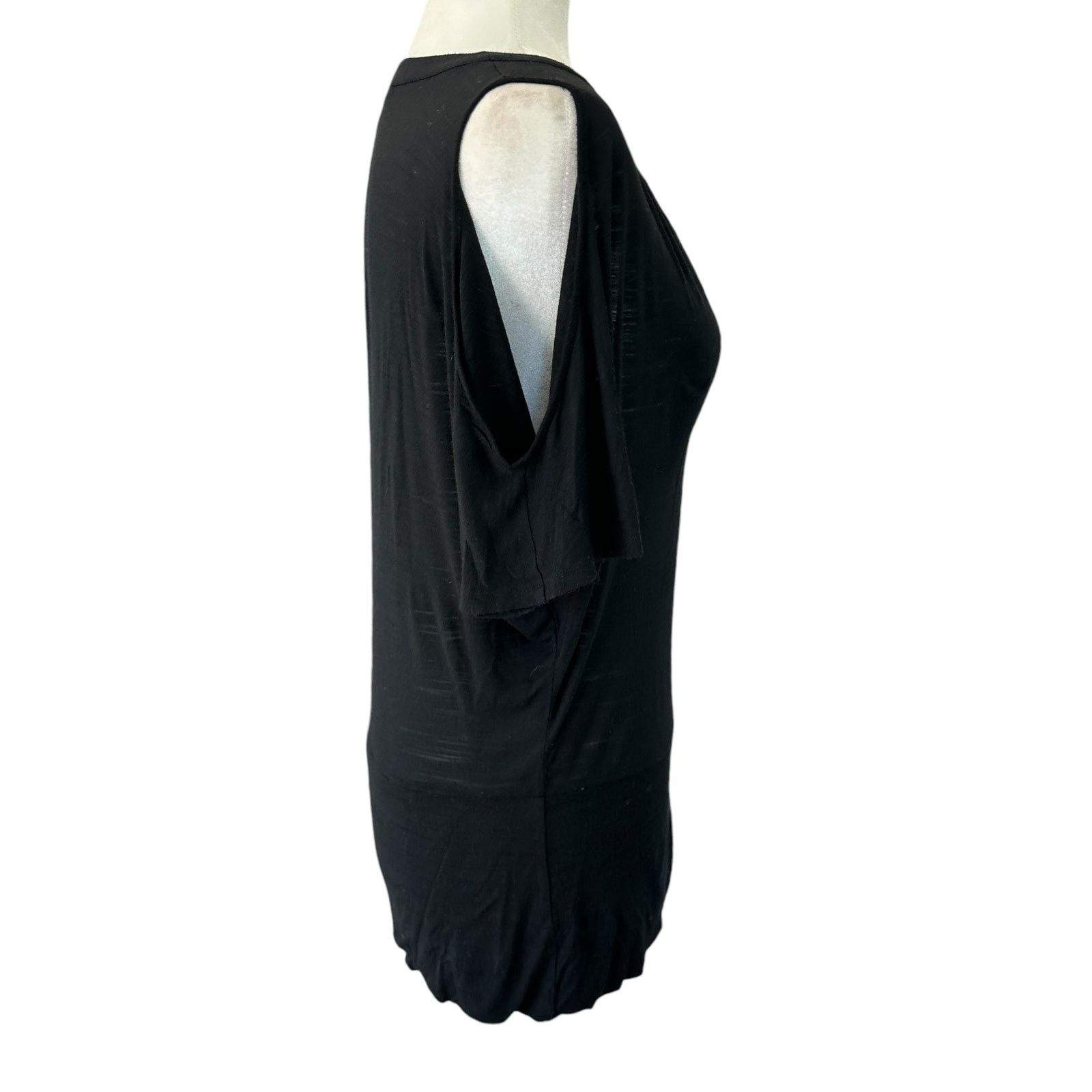 Lafayette 148 Lafayette 148 Top Large Black Minimalist Quiet Luxury Basics Size L / US 10 / IT 46 - 12 Thumbnail