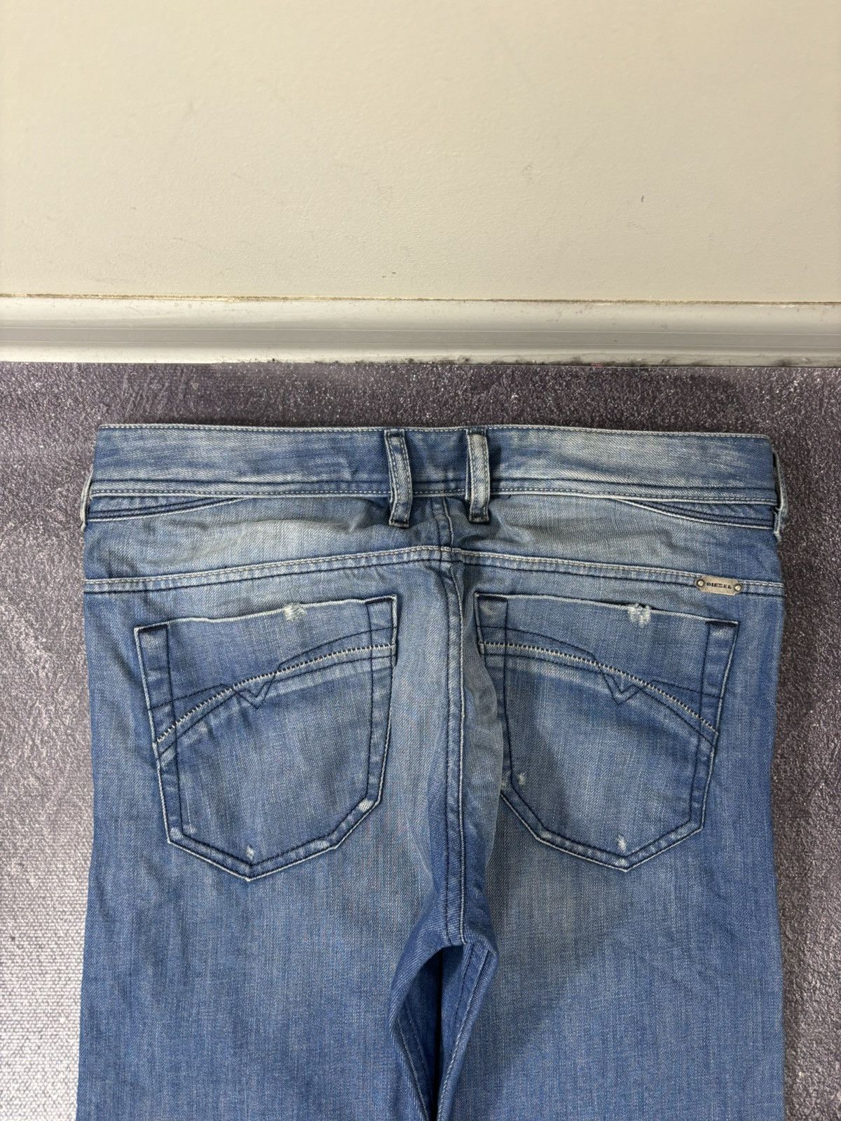 Diesel Diesel Iakop NWT Regular Slim Washed Blue Denim Jeans Size US 31 - 18 Thumbnail