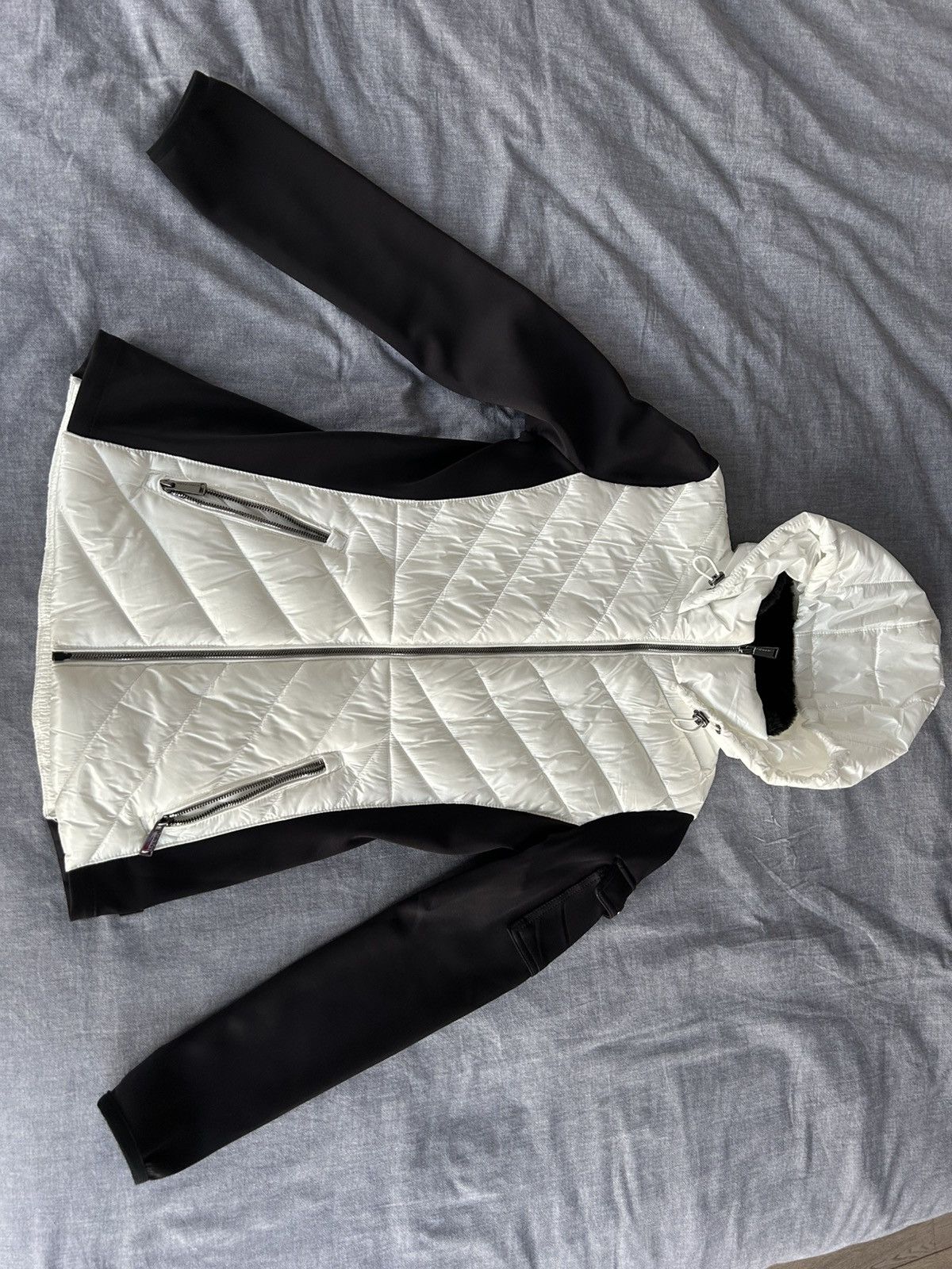 Calvin Klein Calvin Klein Performance White & Black Hybrid Puffer Jacket Size XS / US 0-2 / IT 36-38 - 1 Thumbnail