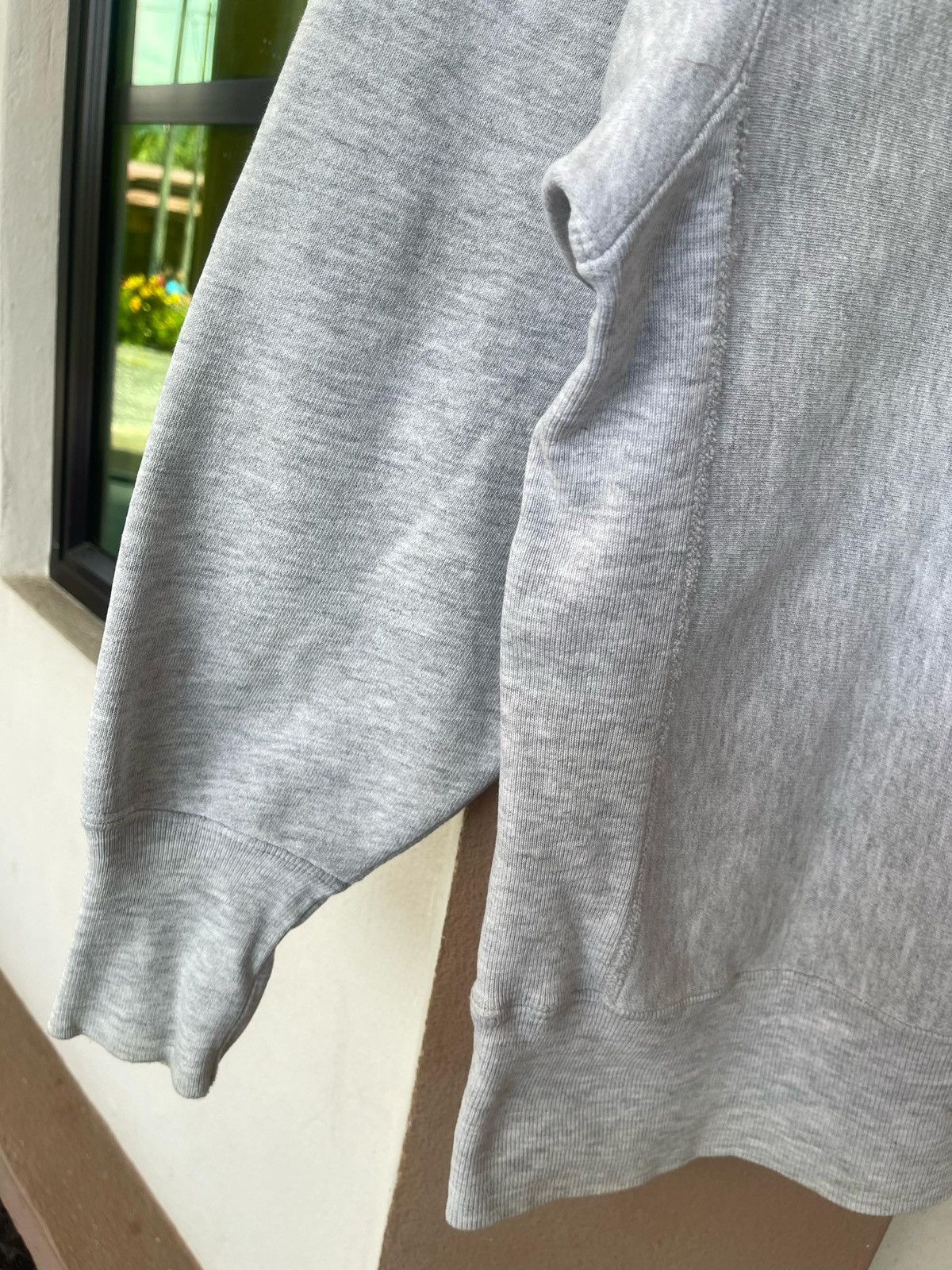 Champion × Vintage Vintage Distressed Champion Reverse Weave Sweatshirt Size US M / EU 48-50 / 2 - 7 Thumbnail