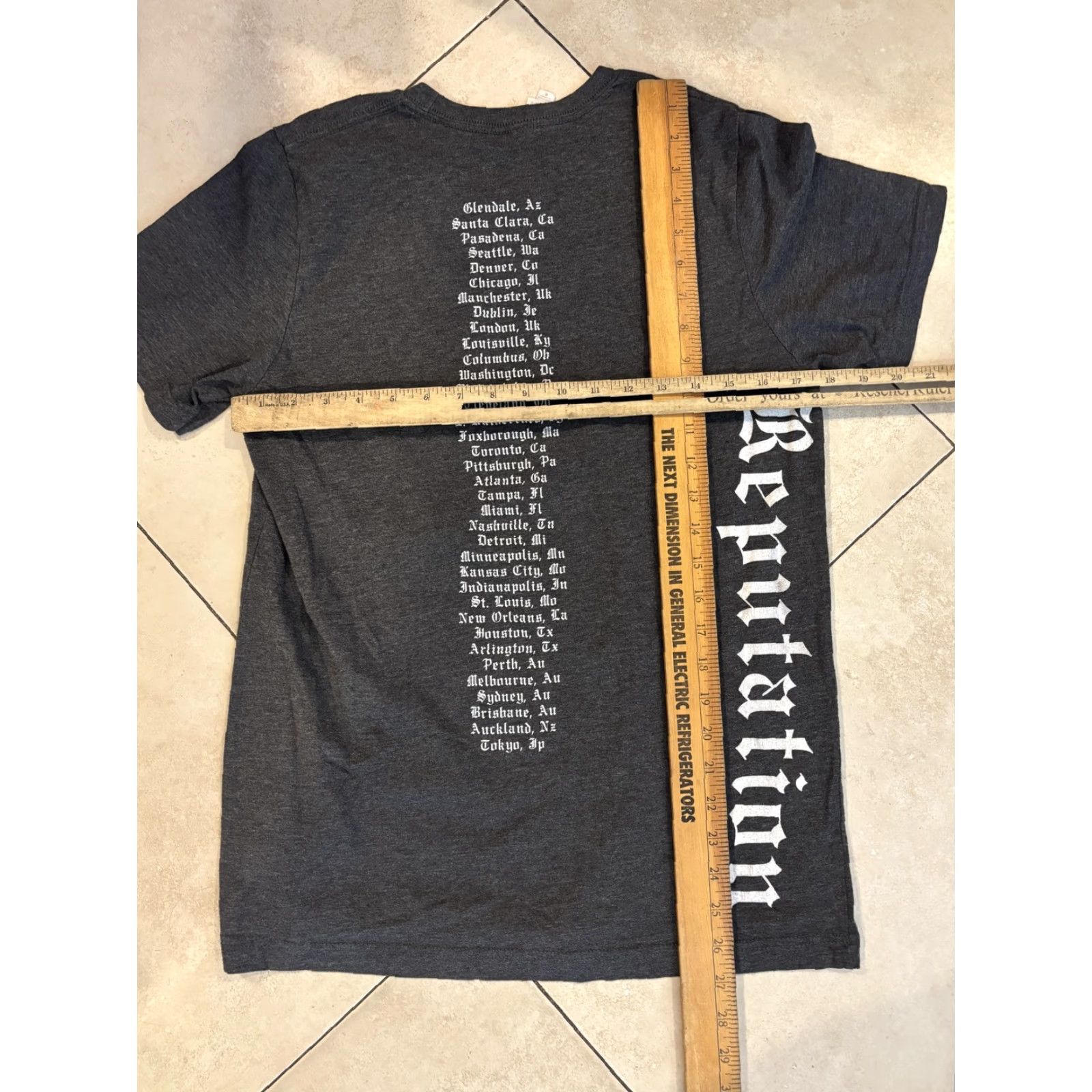 Vintage Taylor Swift Shirt Mens M Gray Reputation Stadium Tour Graphic Tee T-Shirt Size US M / EU 48-50 / 2 - 4 Thumbnail