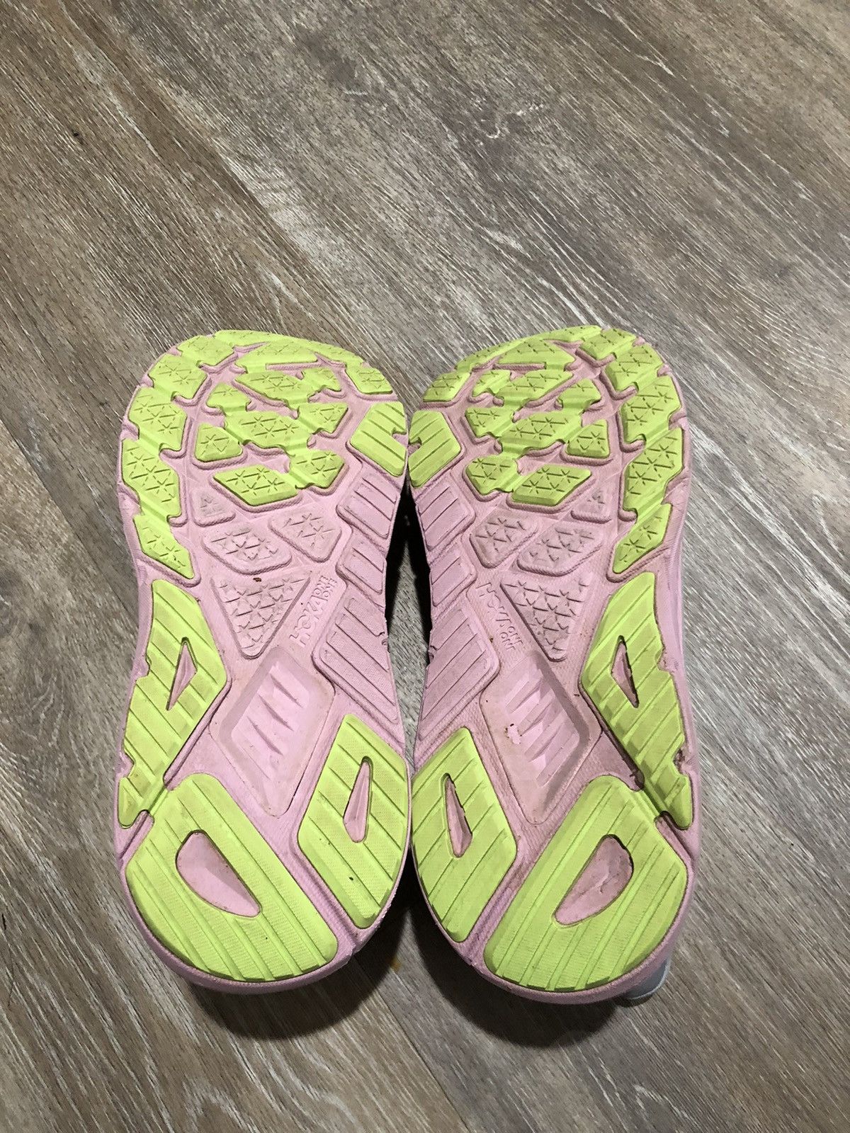 Hoka Hoka Arahi 7 1147851-GLP Size US 10 / IT 40 - 12 Thumbnail