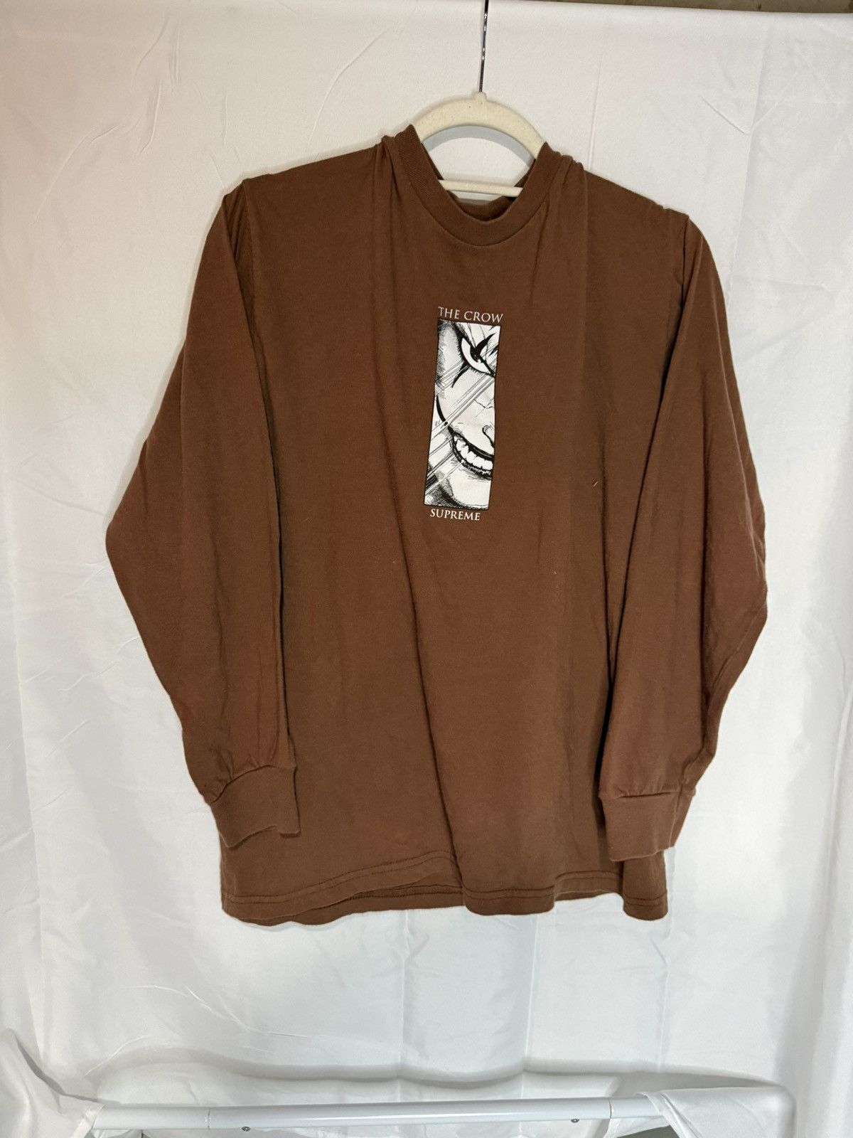 Supreme RARE FW21 Supreme x The Crow Long‑Sleeve Tee Brown Medium Size US M / EU 48-50 / 2 - 1 Thumbnail