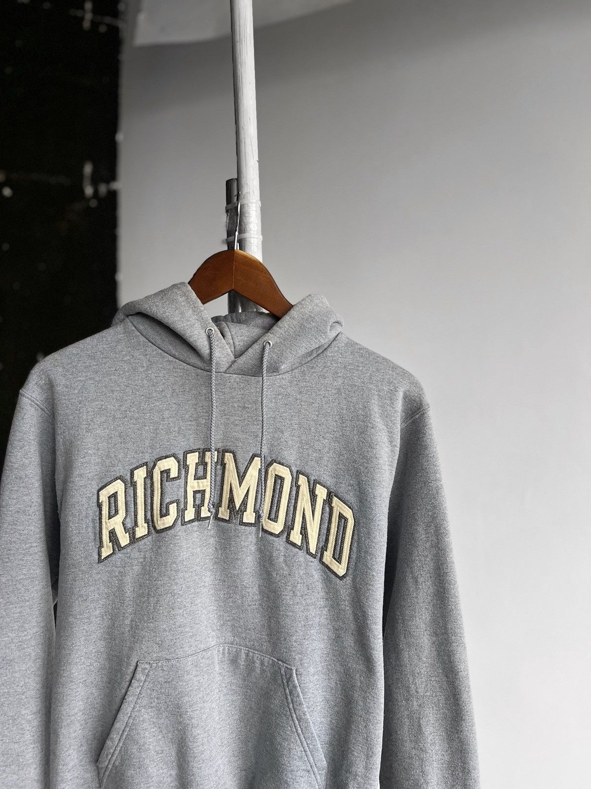 Champion × Vintage Champion Richmond University Womens Vintage 00s Gray Hoodie Size S / US 4 / IT 40 - 2 Thumbnail