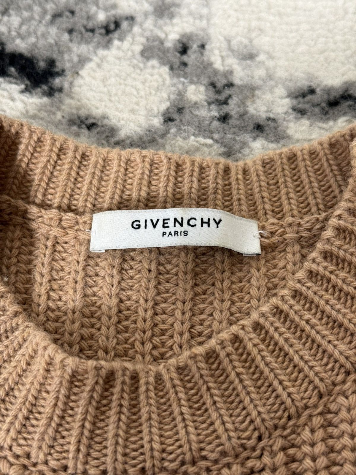 Givenchy Givenchy V-Detail Cashmere Sweater Size US XS / EU 42 / 0 - 6 Thumbnail