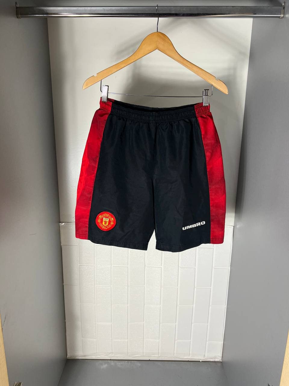 Umbro VINTAGE UMBRO FC MANCHESTER UNITED SOCCER JERSEY RETRO 90s Size US 30 / EU 46 - 1 Thumbnail