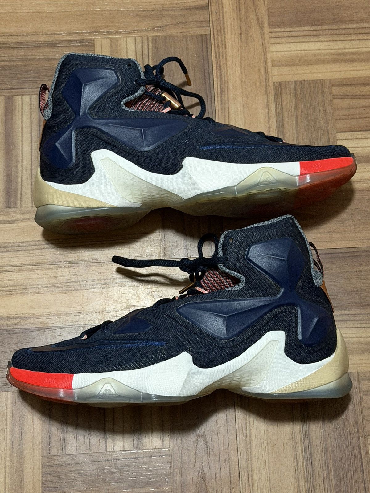Nike Nike LeBron 13 EXT Luxbron Size US 10.5 / EU 43-44 - 1 Thumbnail