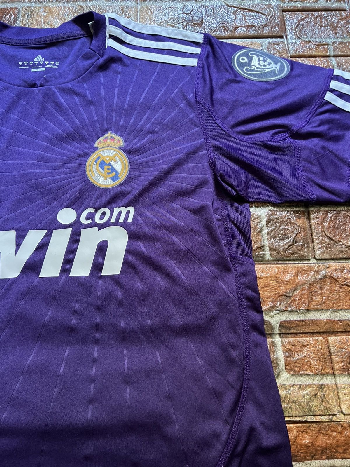Adidas Adidas Real Madrid Third 2010 2011 Purple Jersey Size US M / EU 48-50 / 2 - 2 Thumbnail