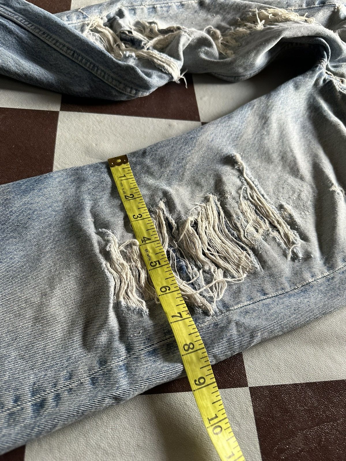 Levi's Vintage Levi’s 501 top button 553 distressed denim jeans Size US 30 / EU 46 - 14 Thumbnail