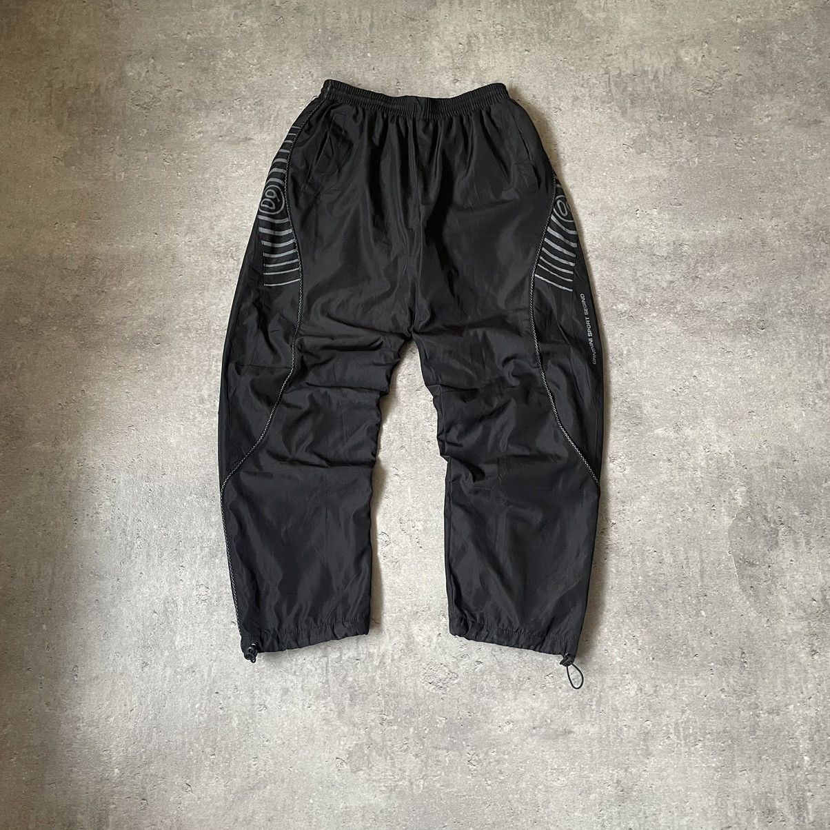 Japanese Brand × Vintage Vintage Basic Trackpants Nike Style Size US 32 / EU 48 - 1 Thumbnail