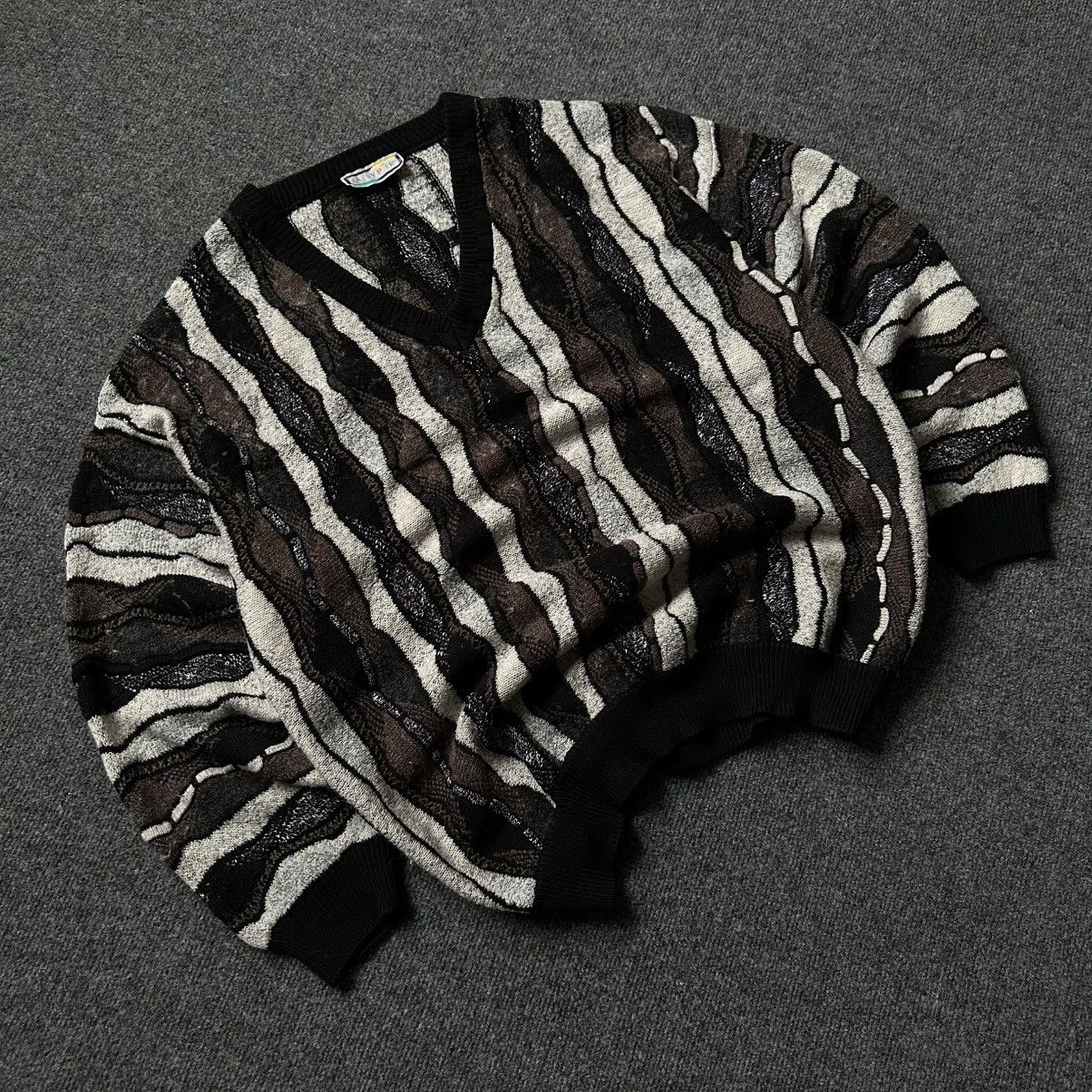 Coogi VTG Coogi Style Jacky Peer V Neck Sweater Size 54 00s USA Size US XL / EU 56 / 4 - 2 Thumbnail