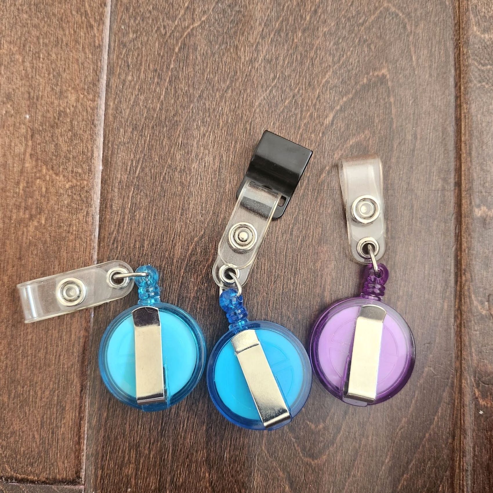 Vintage VINTAGE Card ID Keychain Metal Retractable Pull Chain Reel Badge Holder Recoil Key Ring Size ONE SIZE - 3 Thumbnail