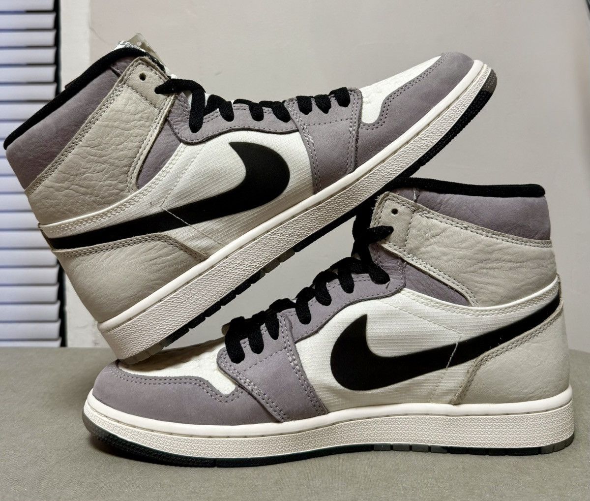 Jordan Brand JORDAN 1 HIGH ELEMENT GORE-TEX 'LIGHT BONE' Size US 9 / EU 42 - 3 Thumbnail