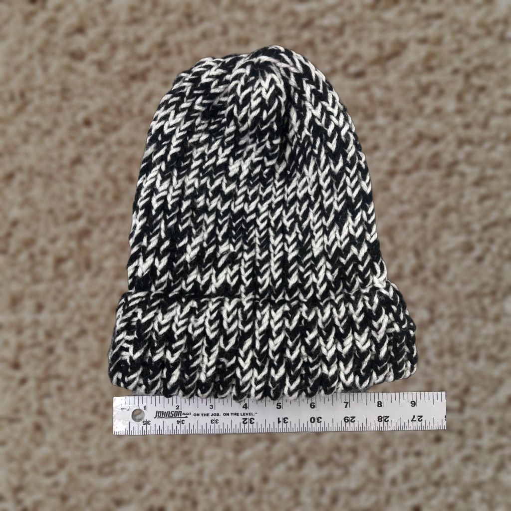 Vintage Handmade Beanie Toque Adult One Size Black Knit Acrylic Blend Snow Outdoor Hat/Cap Beanie Unisex Adults Winter Outdoor Ski Mens Womens Size ONE SIZE - 1 Thumbnail