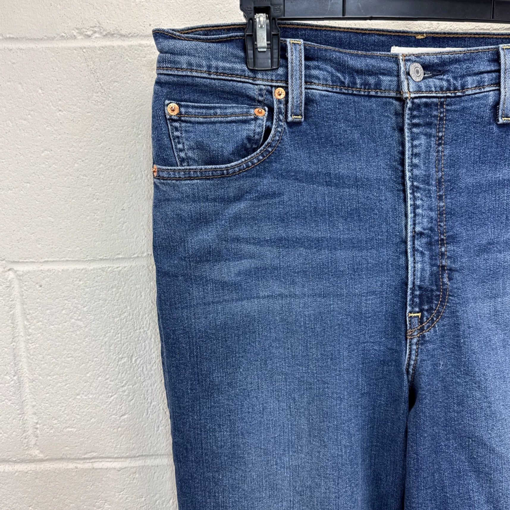 Levi's Levis Women Ribcage Bell Bottom Flared Extra High Rise Medium Wash Denim Jean 32 Size 24" / US 00 / IT 34 - 2 Thumbnail