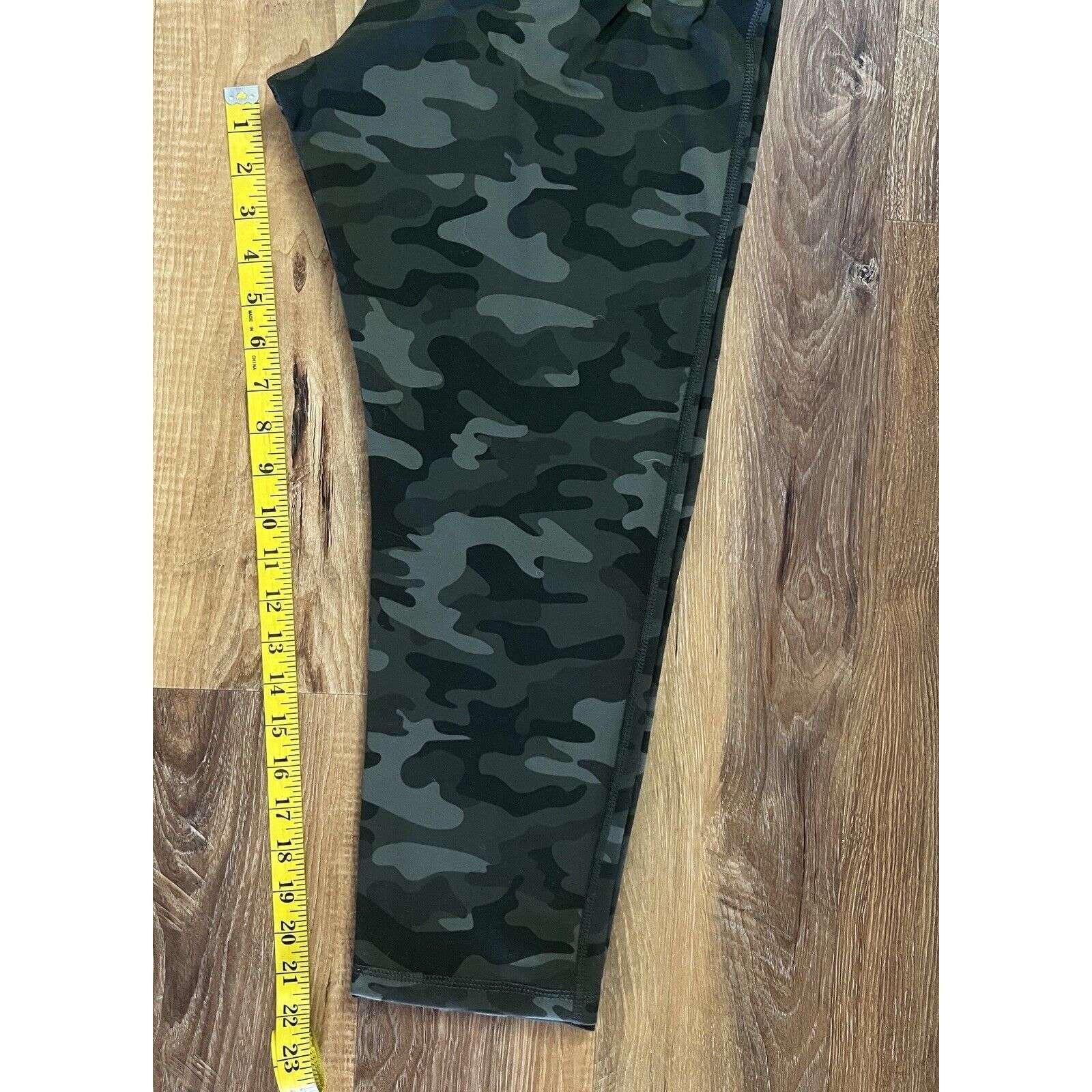Other Danskin Ladies' High Rise Olive Green Camo Size L Legging Size 30" / US 8 / IT 44 - 5 Thumbnail
