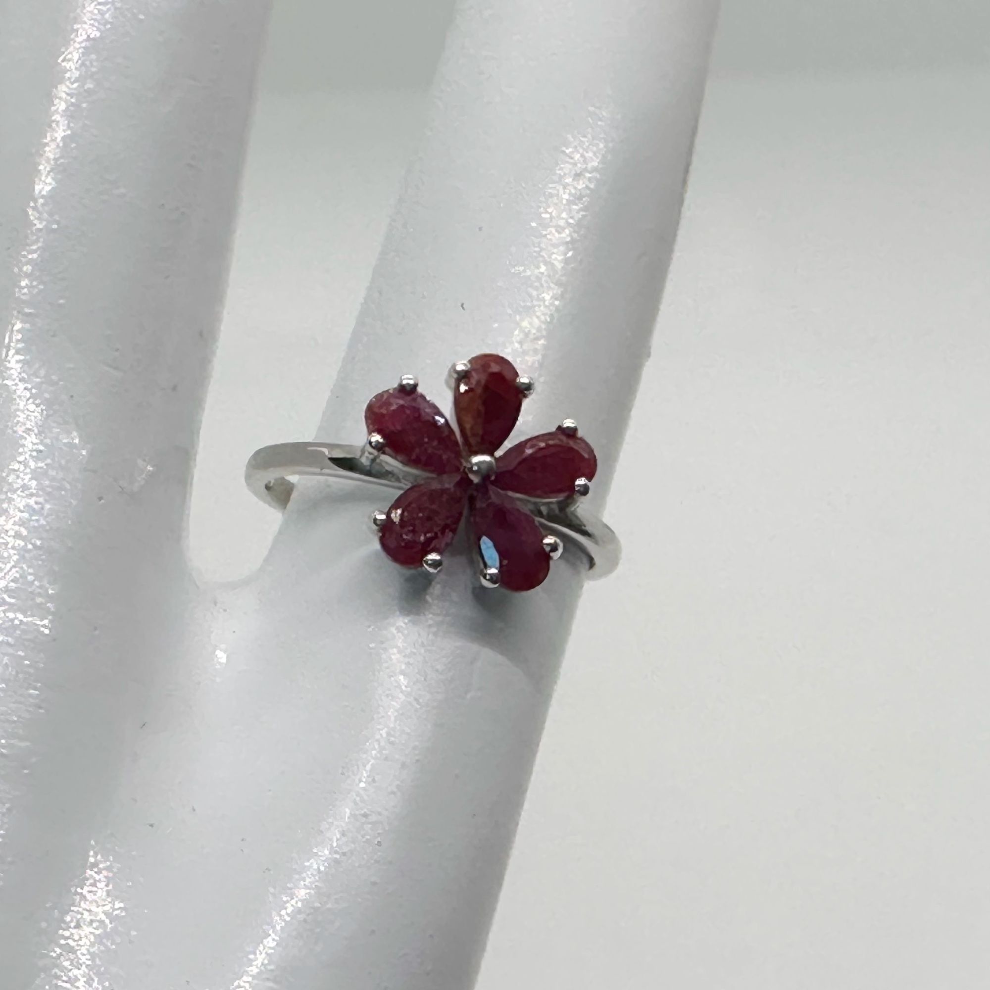 Other Natural Ruby Flower Ring - Sterling Silver - Size 7 - Simp Size ONE SIZE - 8 Thumbnail