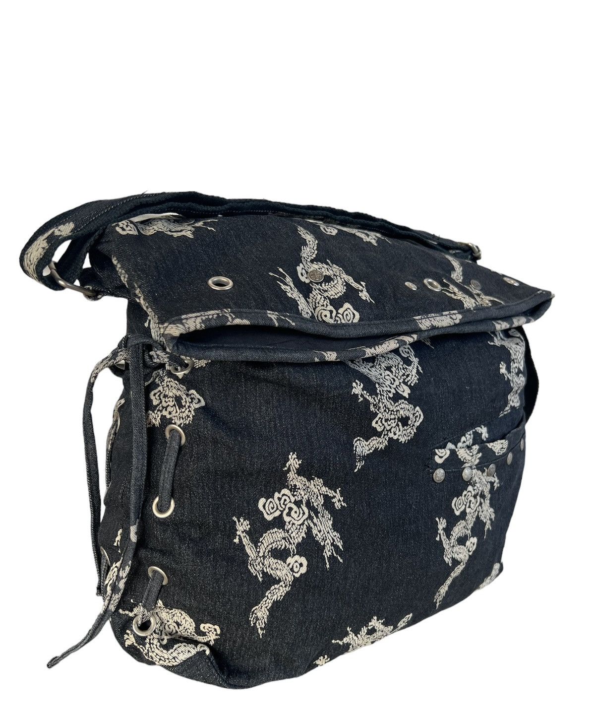If Six Was Nine × Seditionaries OZZ ON BONDAGE DRAGON CROSSBODY BAG Size ONE SIZE - 3 Thumbnail