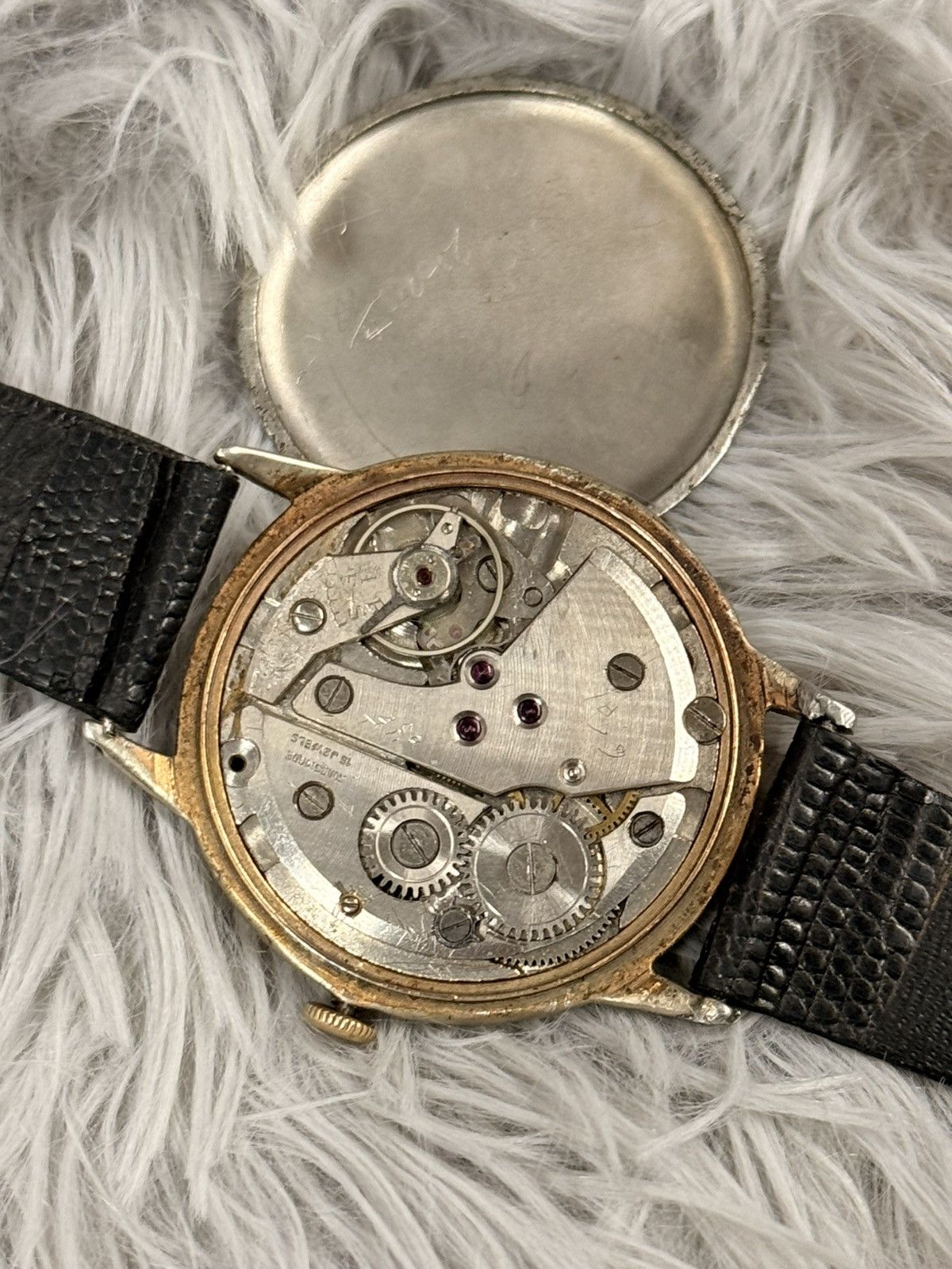 Vintage Vintage UNBRAND 3 Hands Swiss 15 Jewels Manual Men’s Watch Size ONE SIZE - 15 Thumbnail
