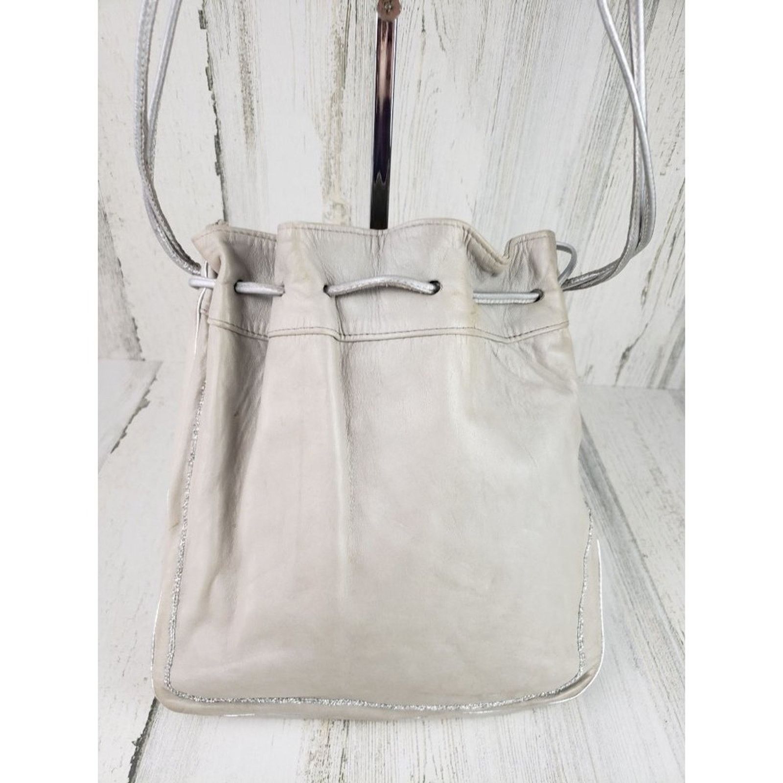 Other Lasso Gray Silver Drawstring Hobo Bag Shoulder Bag Purse Size ONE SIZE - 4 Thumbnail