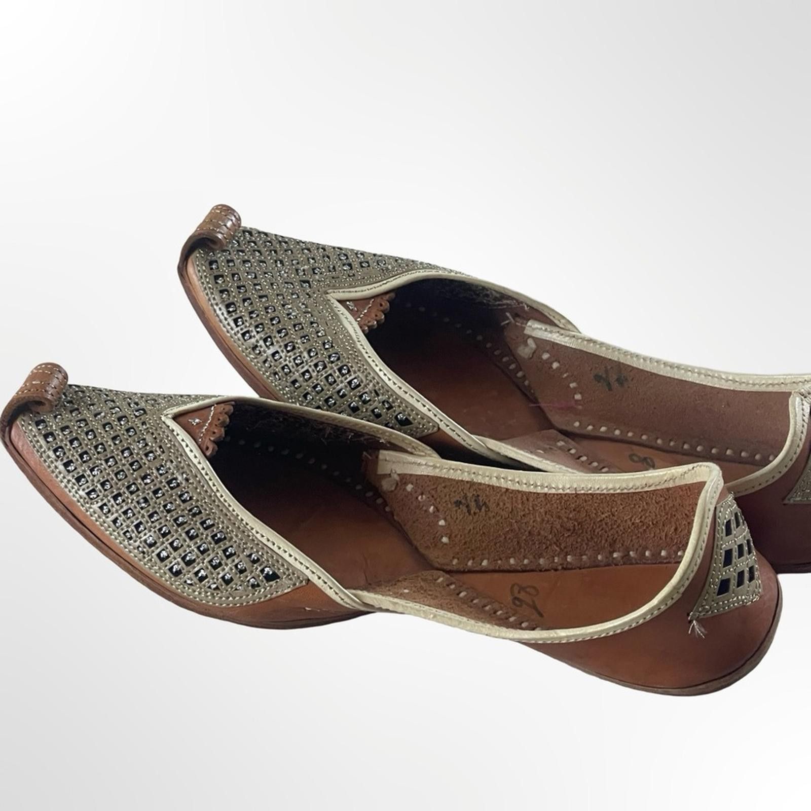 Handmade Handmade in Morocco Elegant Brown and Cream Women's shoes Size US 9 / IT 39 - 3 Thumbnail