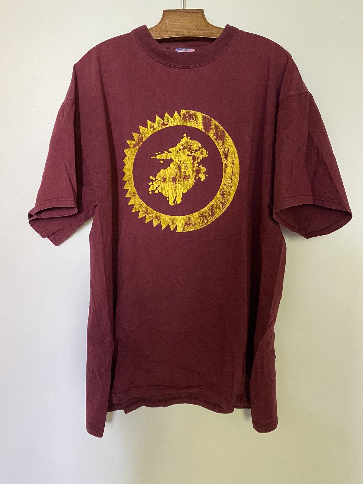 Pukkelpop rock festival shirt vintage 90s burgundy Belgique