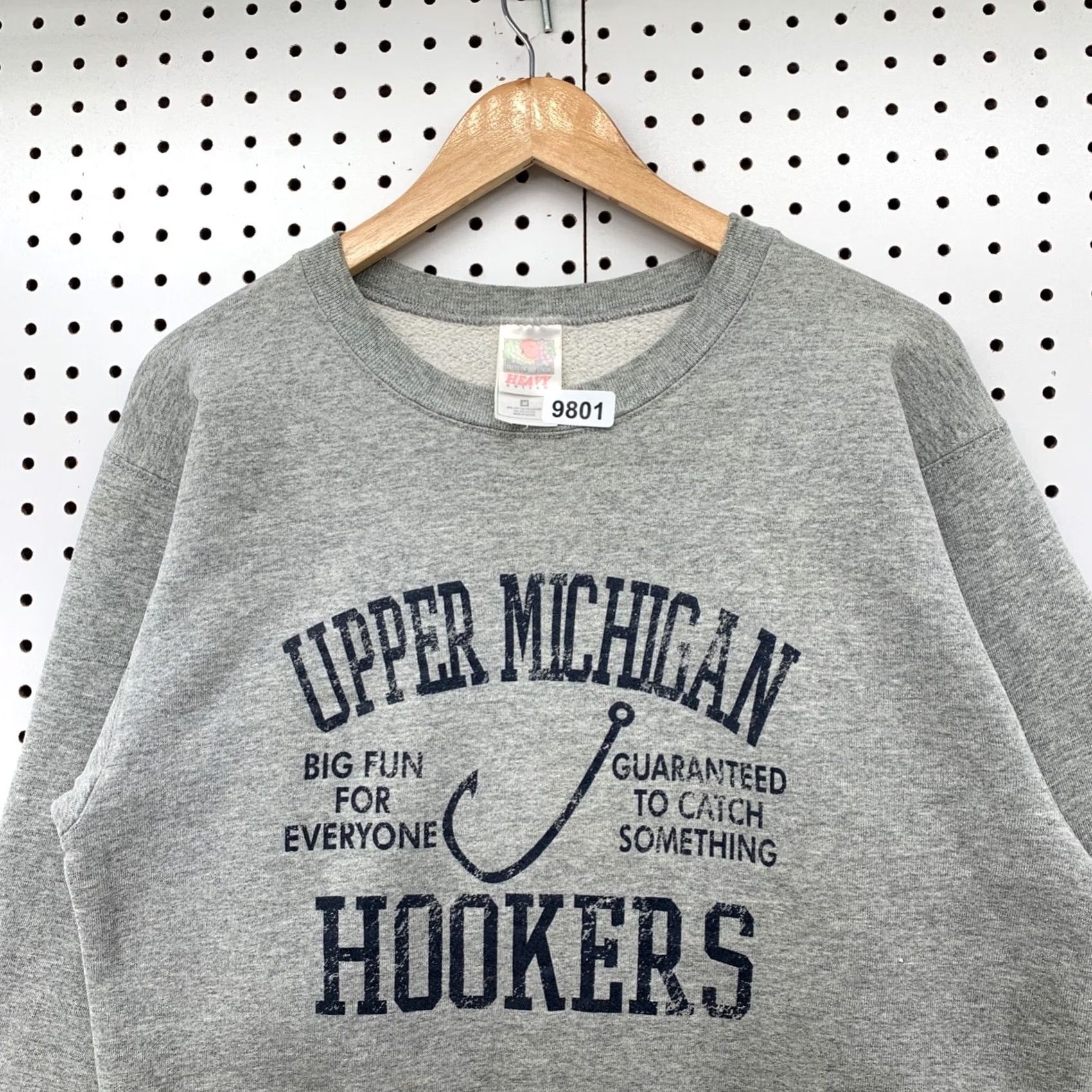 Fruit Of The Loom Vintage Michigan Fishing Sweatshirt Mens Fits Small Pullover Funny Gray 20.5x24 Size US M / EU 48-50 / 2 - 5 Thumbnail
